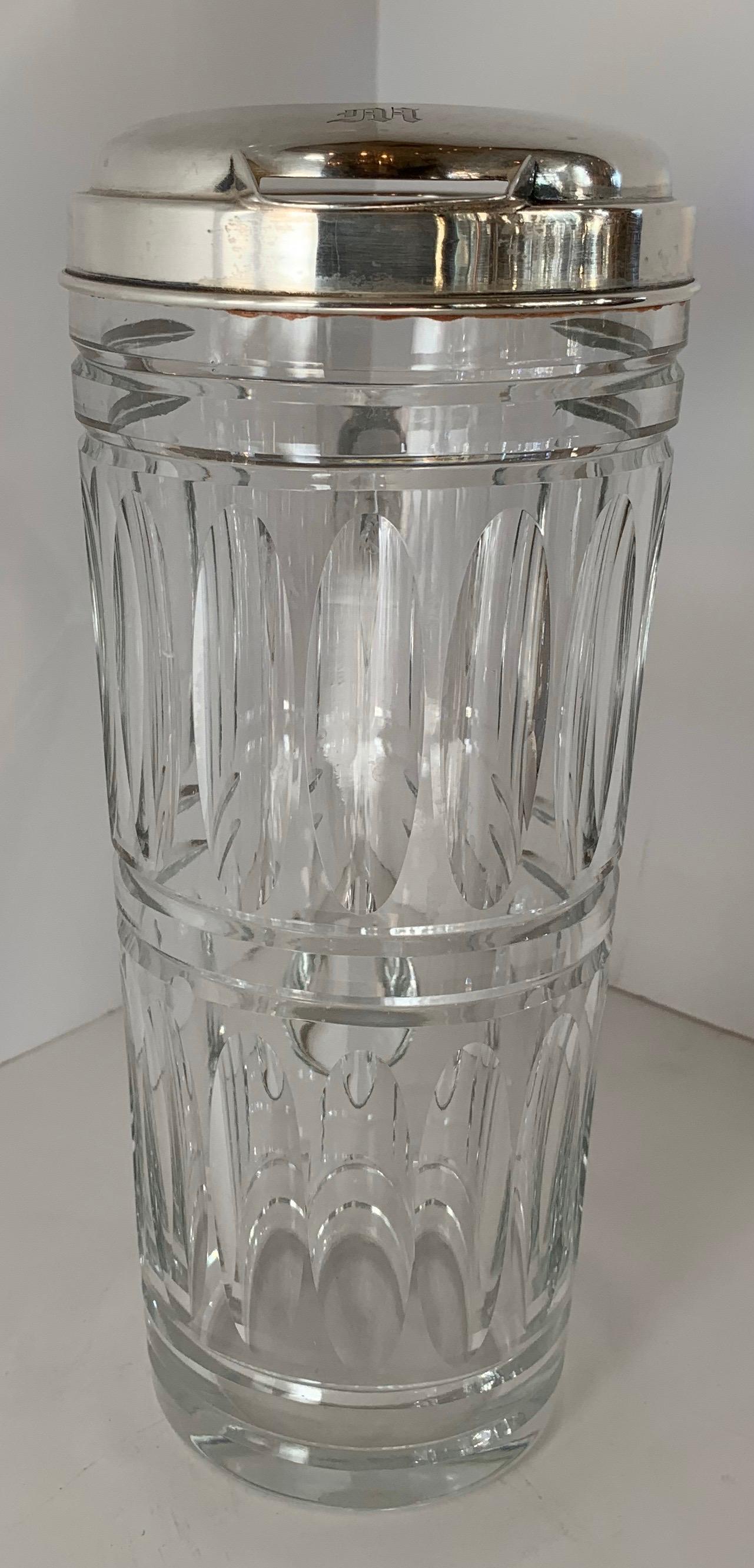 20ième siècle Magnifique carafe à cocktail en cristal d'argent sterling de Tiffany & Co en vente