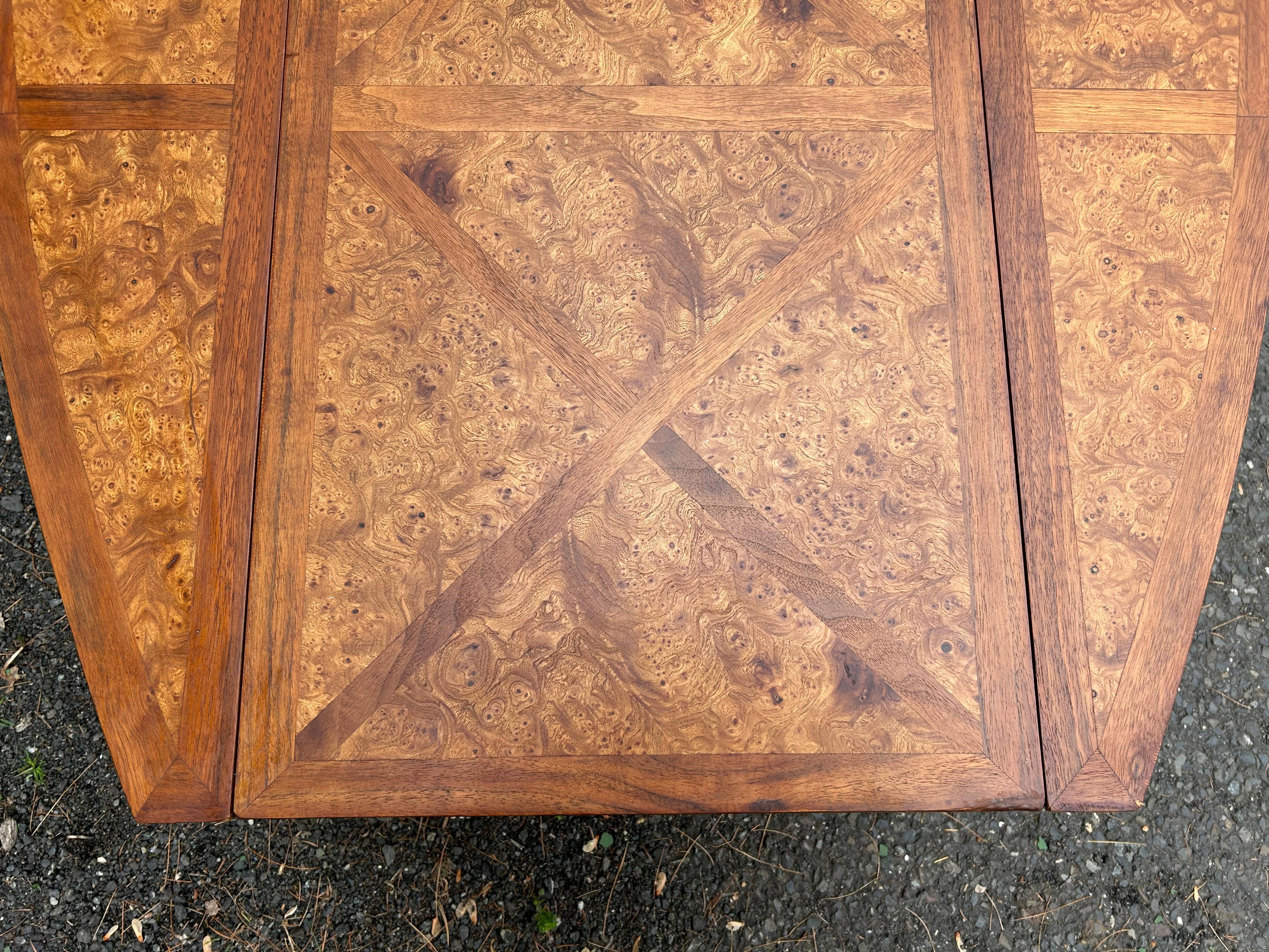 Wonderful Tomlinson Sophisticate style Flip-side Burl Coffee Table Mid-Century In Good Condition For Sale In Pemberton, NJ