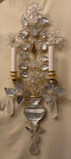 Wunderbare zwei Paare italienische Bergkristall Baguès Urne Blume vergoldet Nestle Wandleuchter