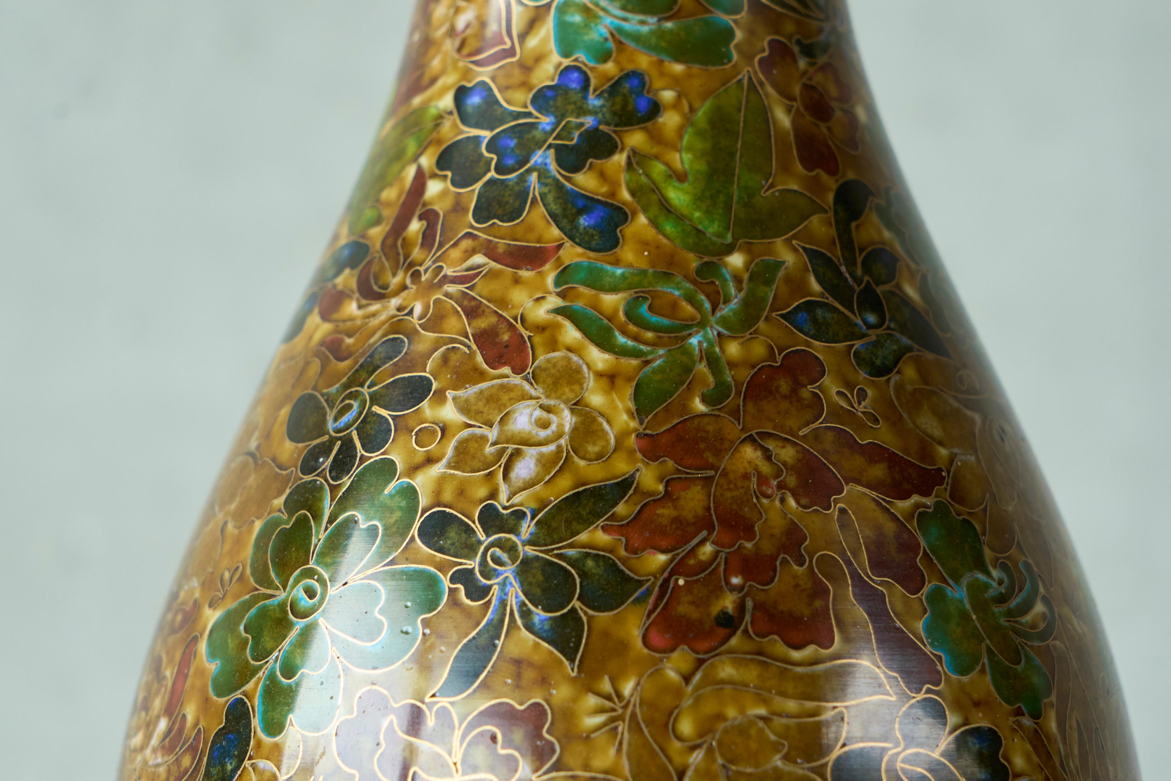Asiatique Merveilleux vase en cloisonné Début du 20e siècle en vente