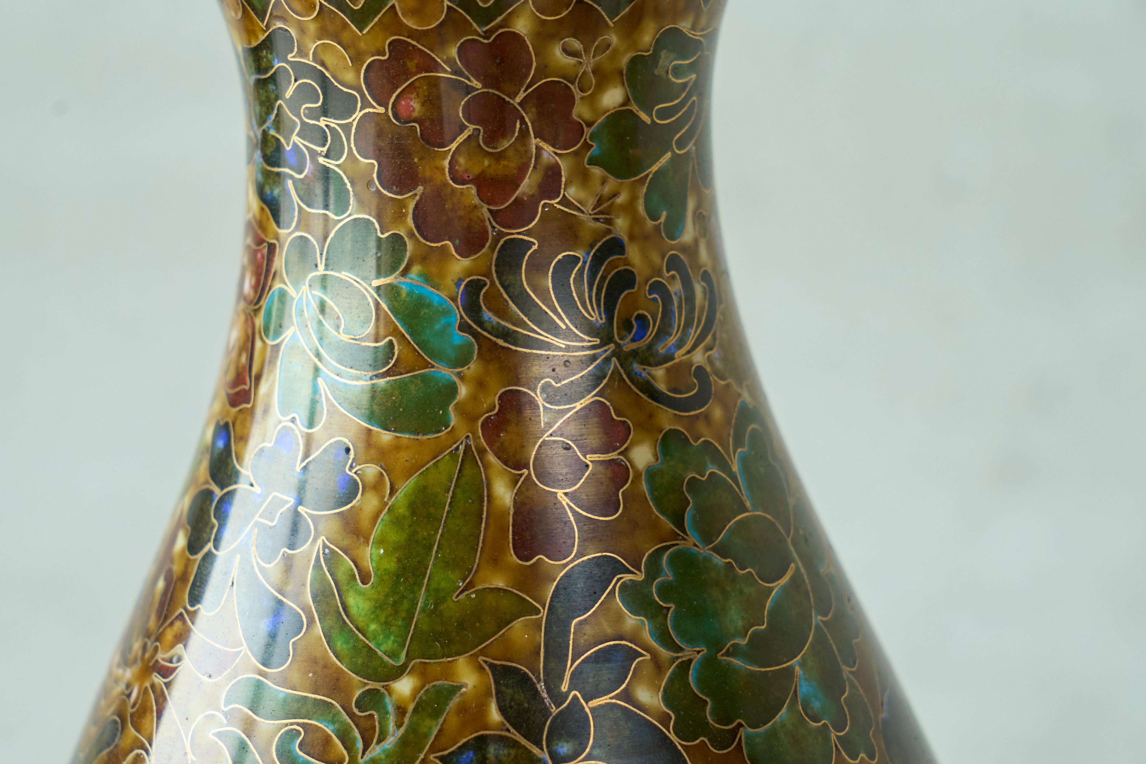 Merveilleux vase en cloisonné Début du 20e siècle en vente 1