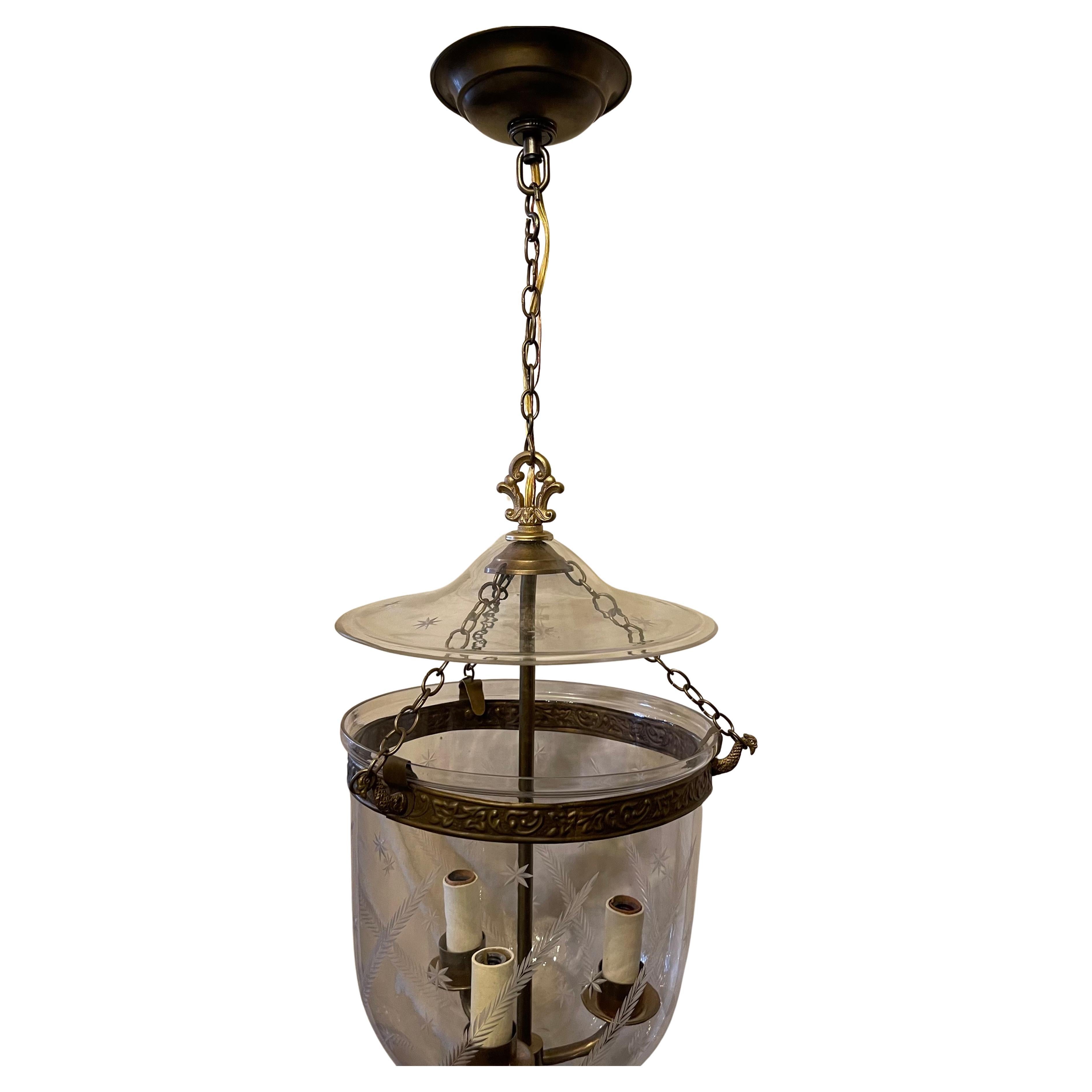 Meravigliosa lanterna a 3 luci Vaughan Bronze Glass Star Wheat Bell Jar In condizioni buone in vendita a Roslyn, NY