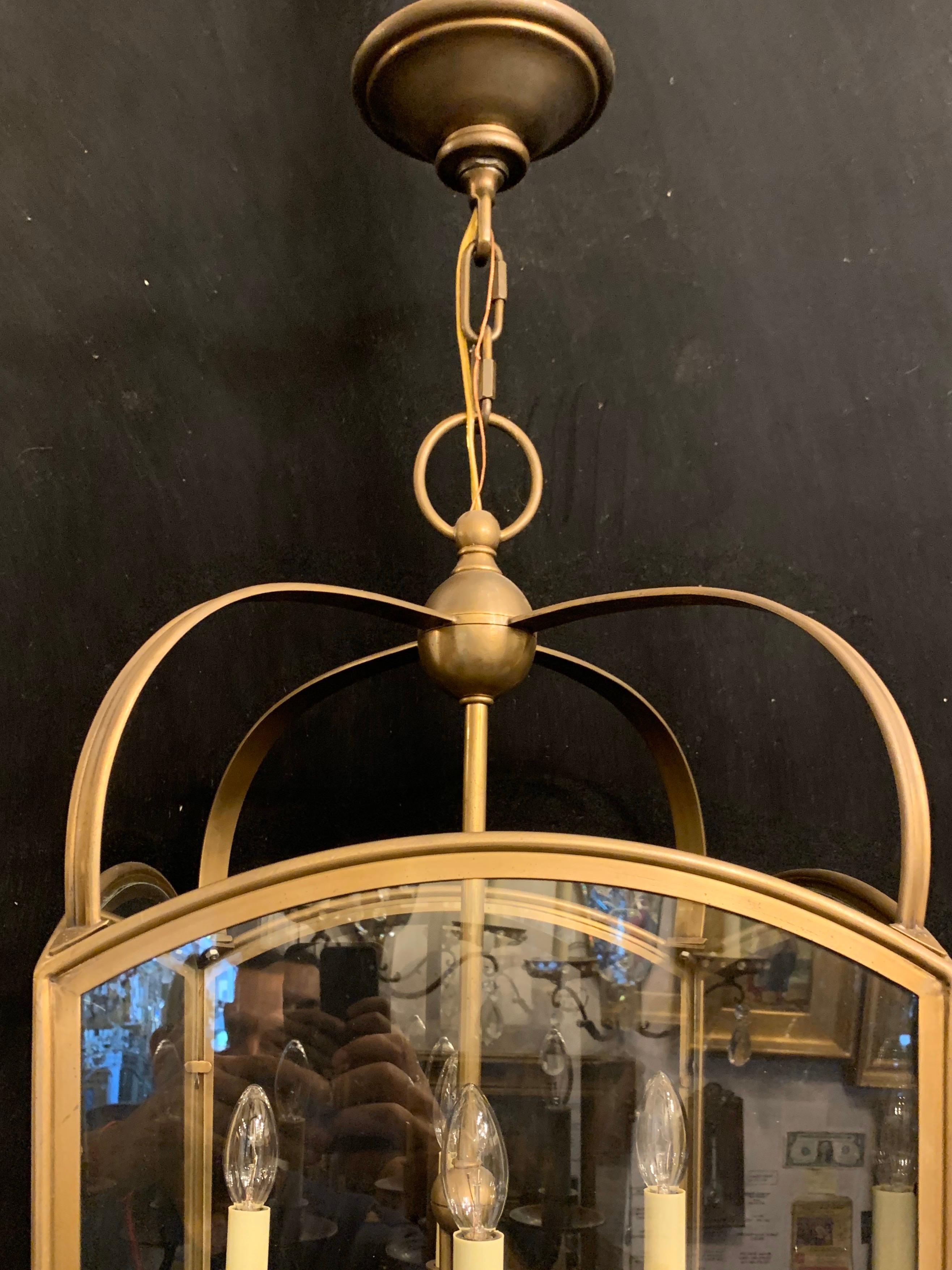 Magnifique lanterne carrée à 4 lumières en bronze et verre de Vaughan Design/One.