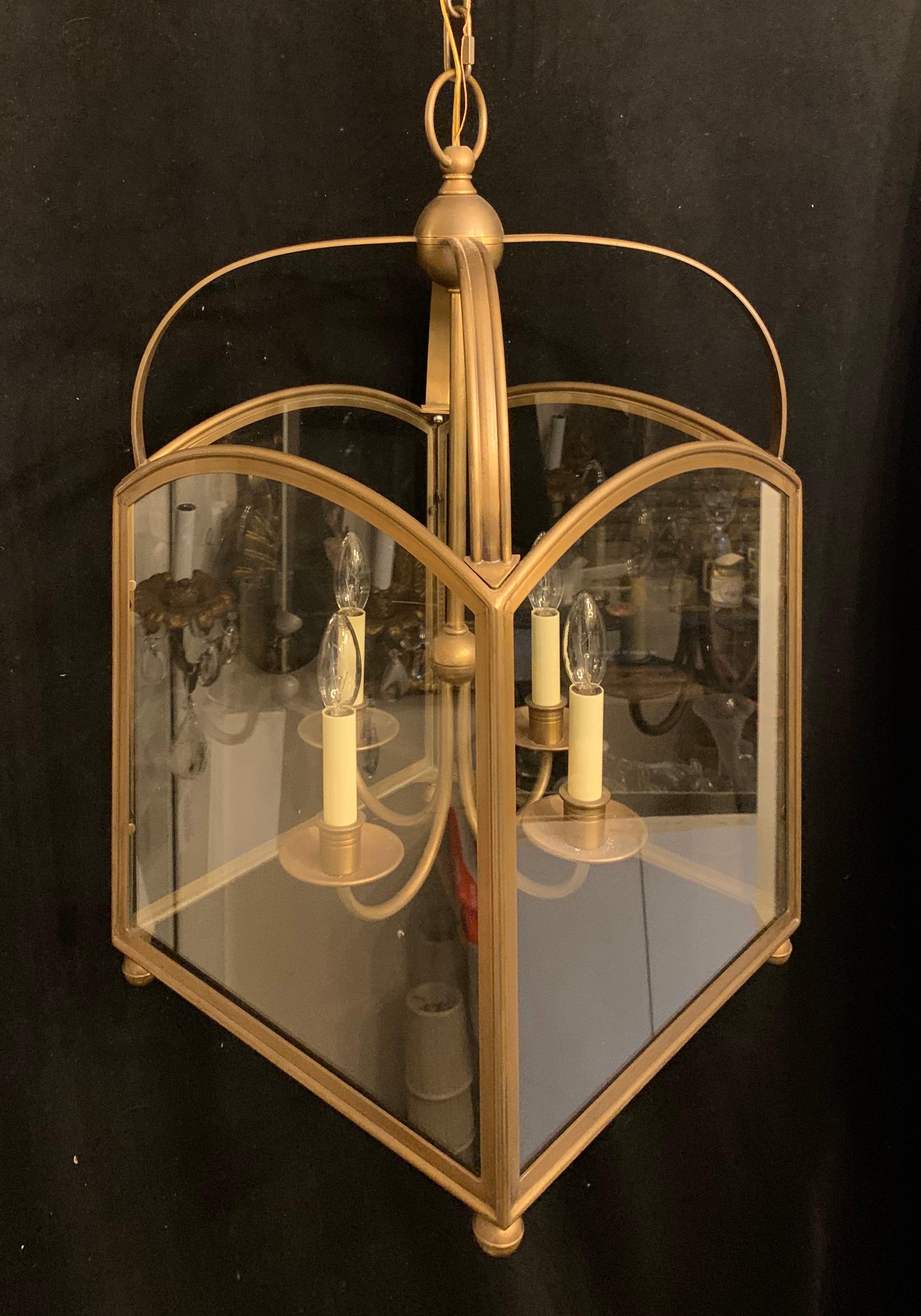 Merveilleuse lanterne carrée Regency en verre bronze Vaughan Designs Bon état - En vente à Roslyn, NY