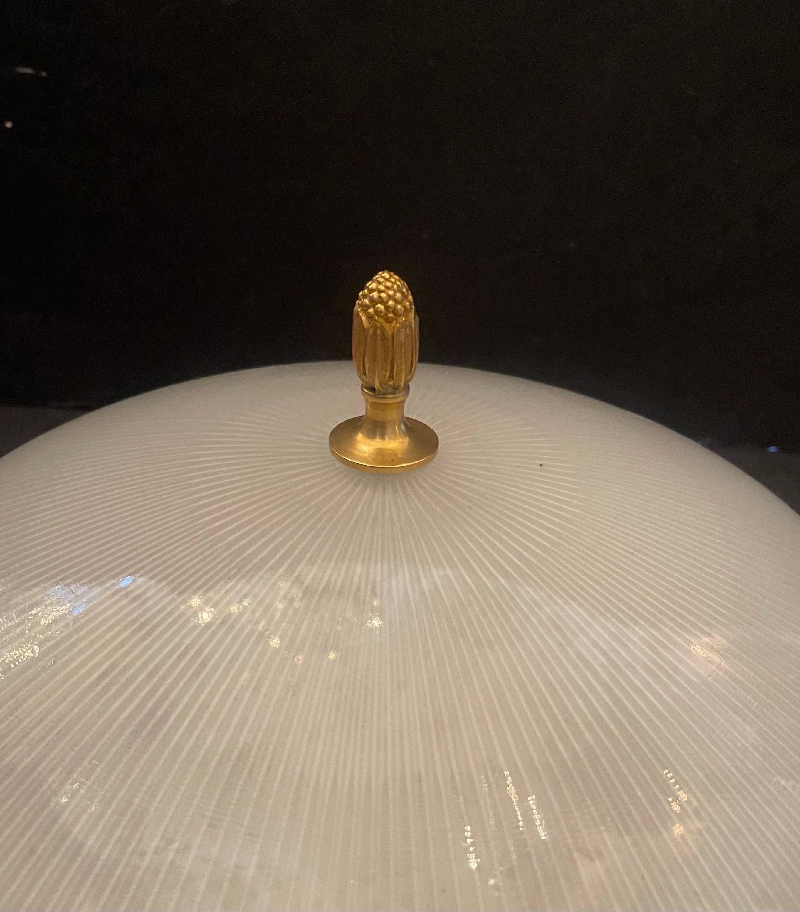 Belle Époque Magnifique plafonnier Vaughan encastré en forme d'étoile en bronze gravé