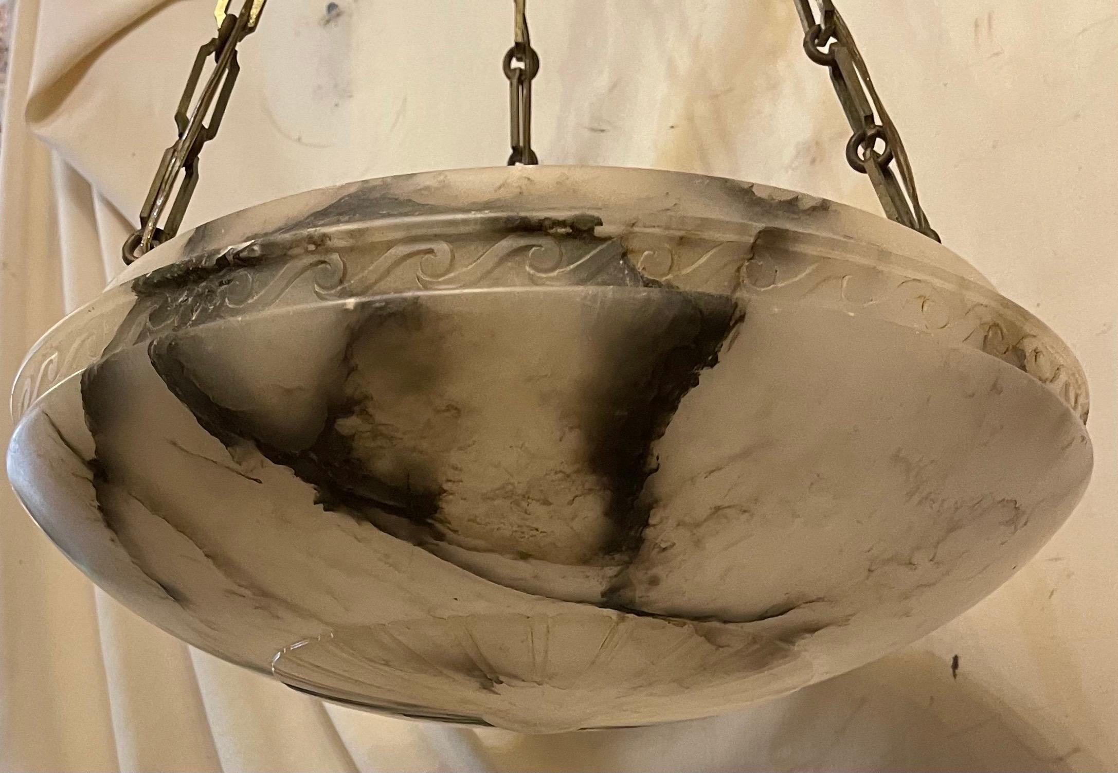 Maravillosa lámpara de araña Vaughan Marble Alabaster Bronze Bowl Art Deco Light Fixture Bronce en venta