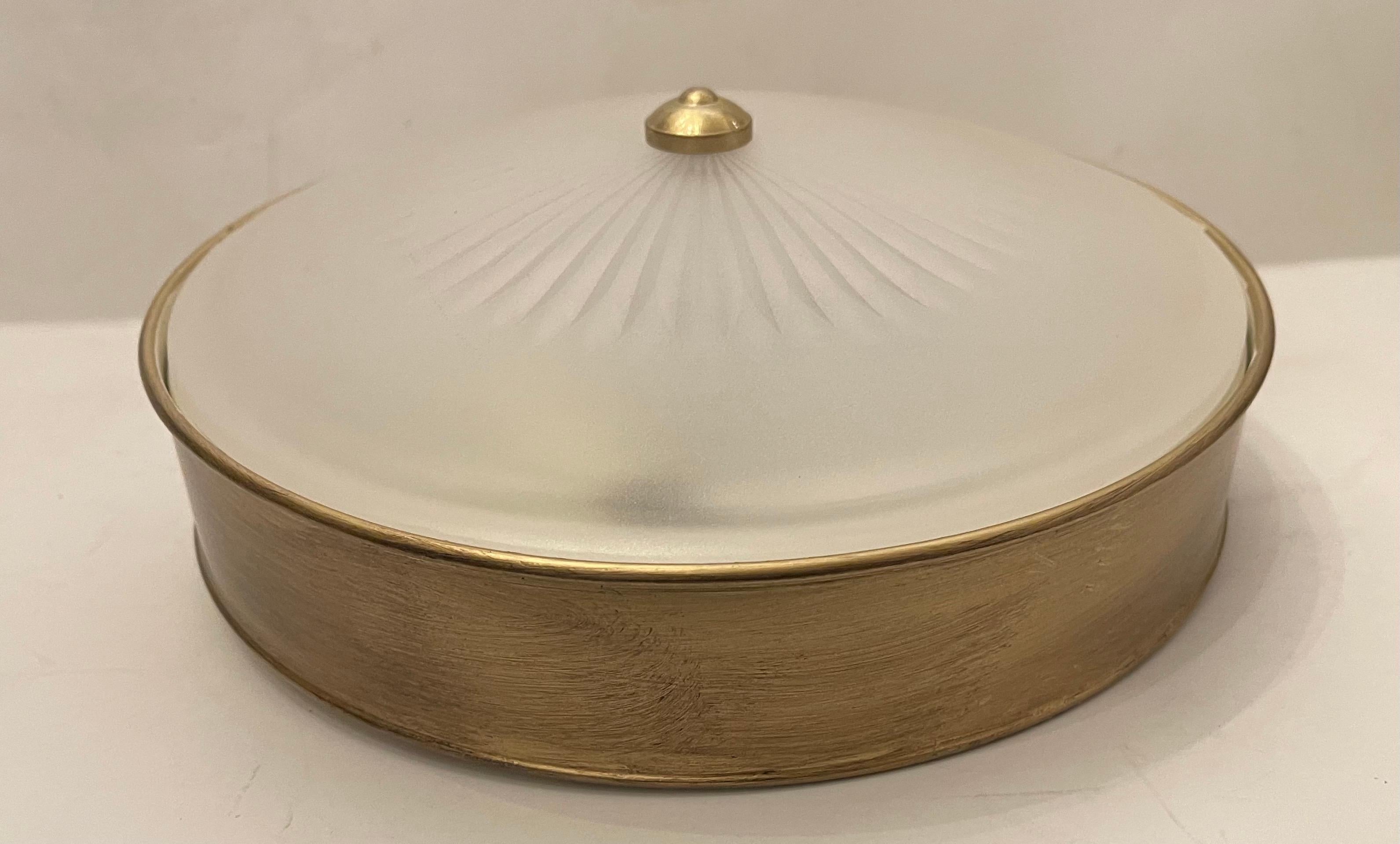 Maravilloso Plafón Vaughan Regency Brass Star Frosted Glass Flush Mount Regencia en venta
