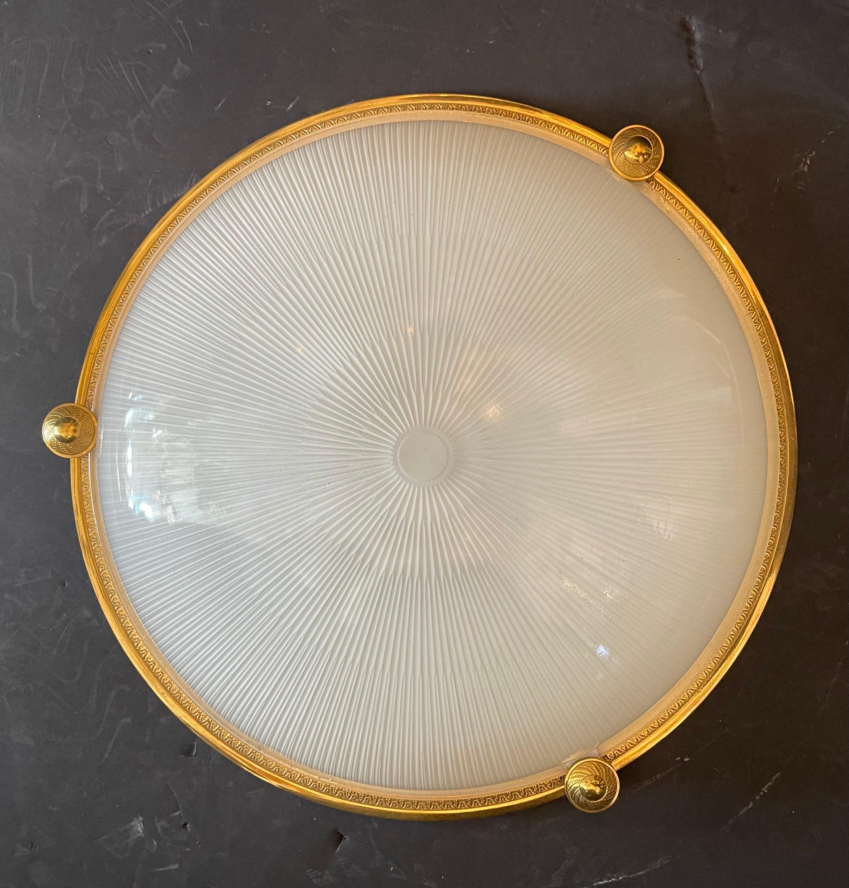 Wonderful Vaughan Regency Brass Star Glass Crystal Flush Mount Ceiling Fixture In Good Condition For Sale In Roslyn, NY
