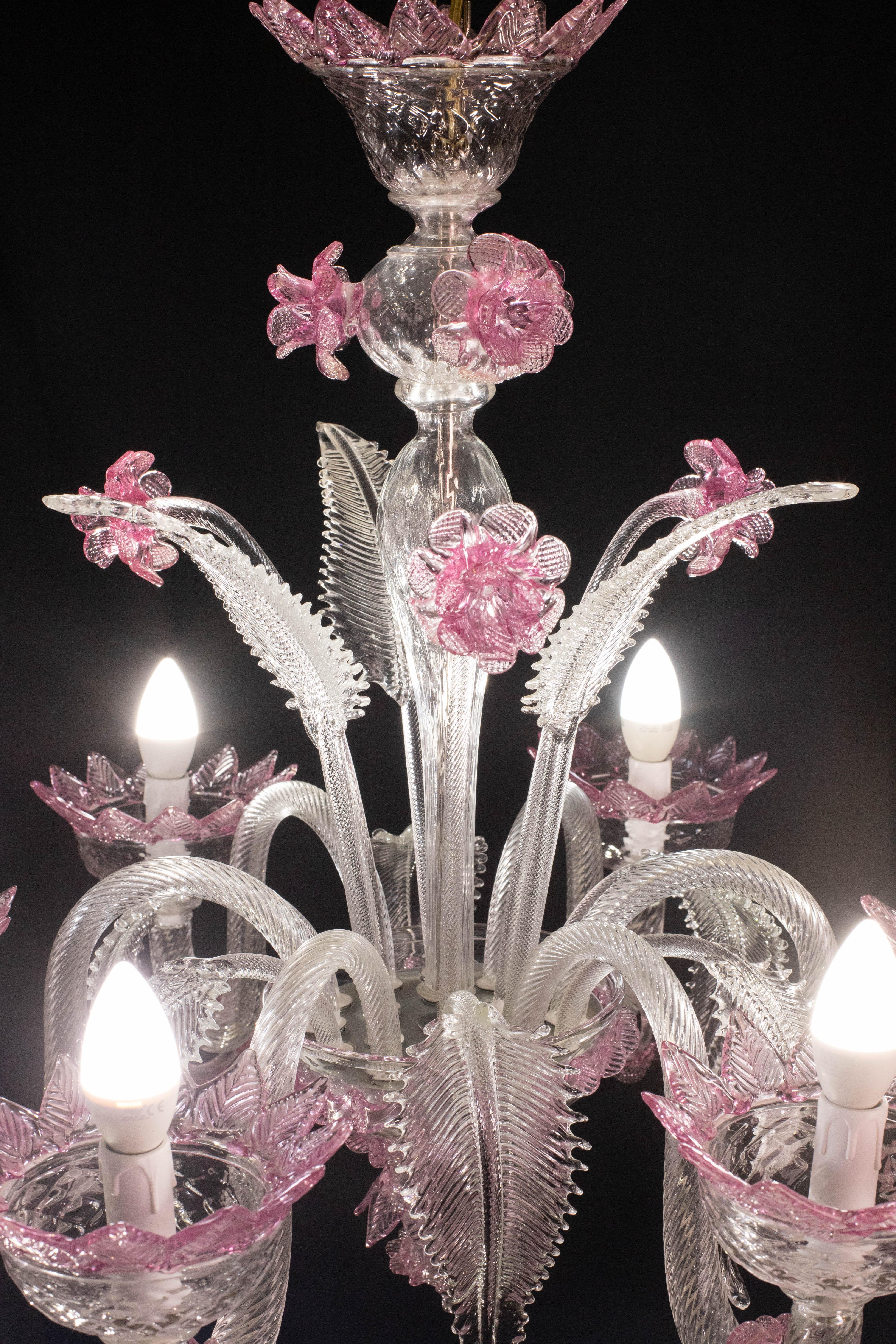 Wunderschöner venezianischer Kronleuchter, rosa Murano Glas im Angebot 1