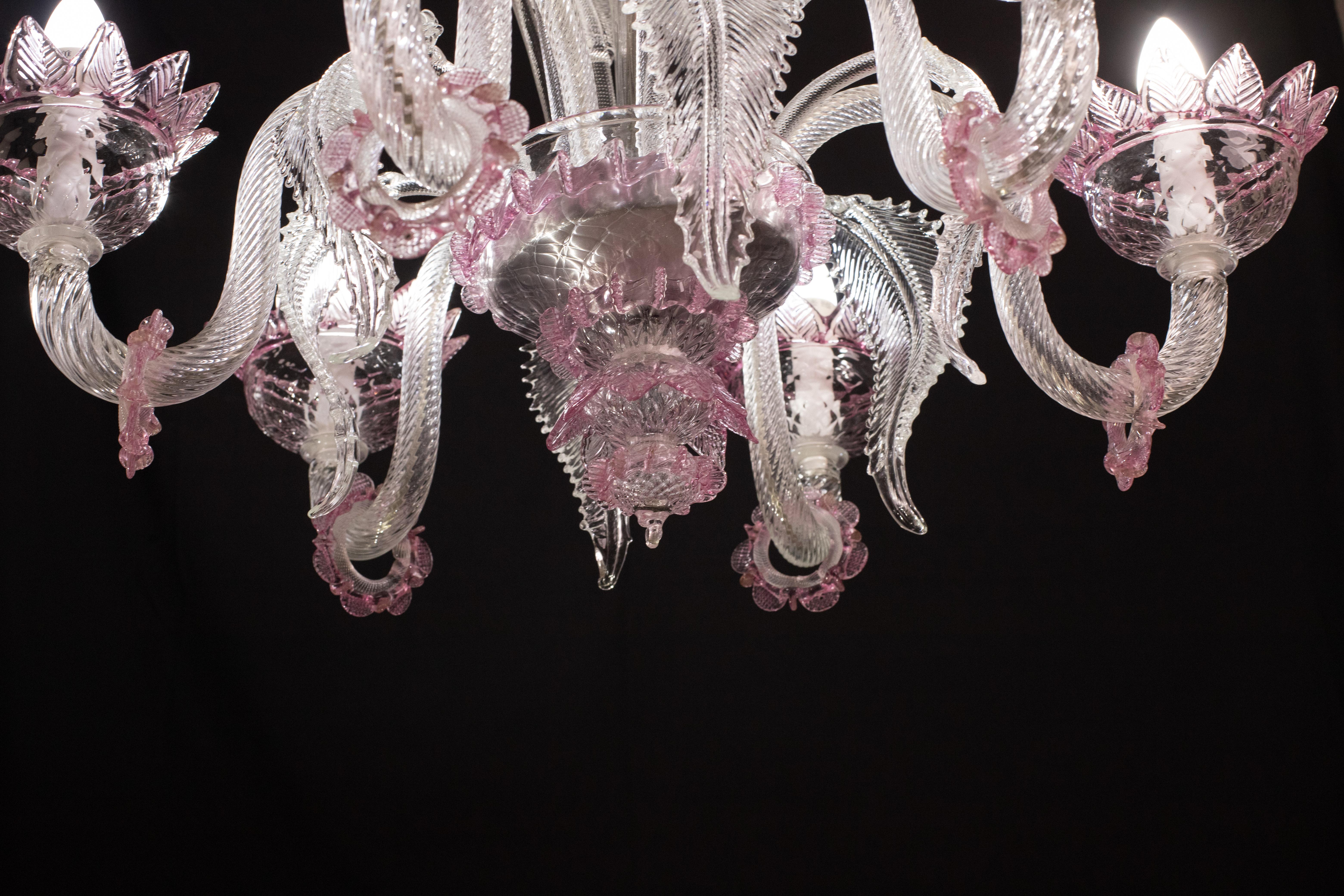 Wunderschöner venezianischer Kronleuchter, rosa Murano Glas im Angebot 3
