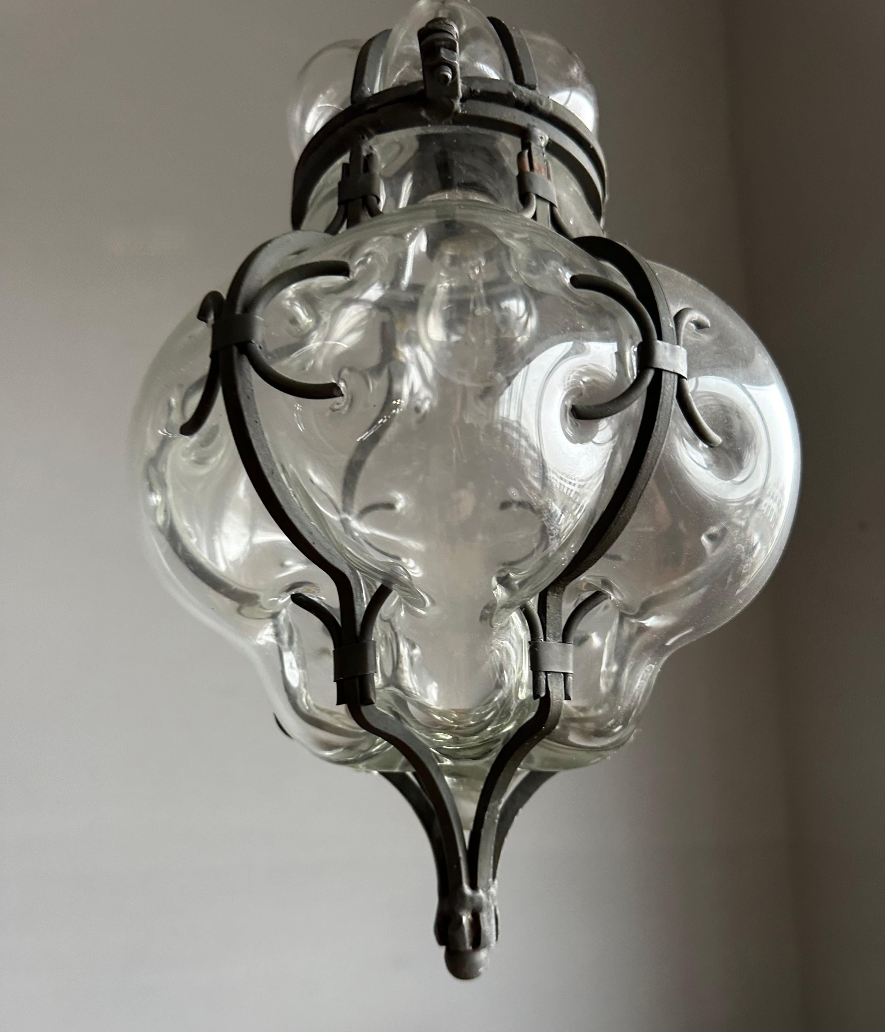 Merveilleuse suspension d'entrée ou de couloir vénitien en verre transparent soufflé à la bouche en vente 2