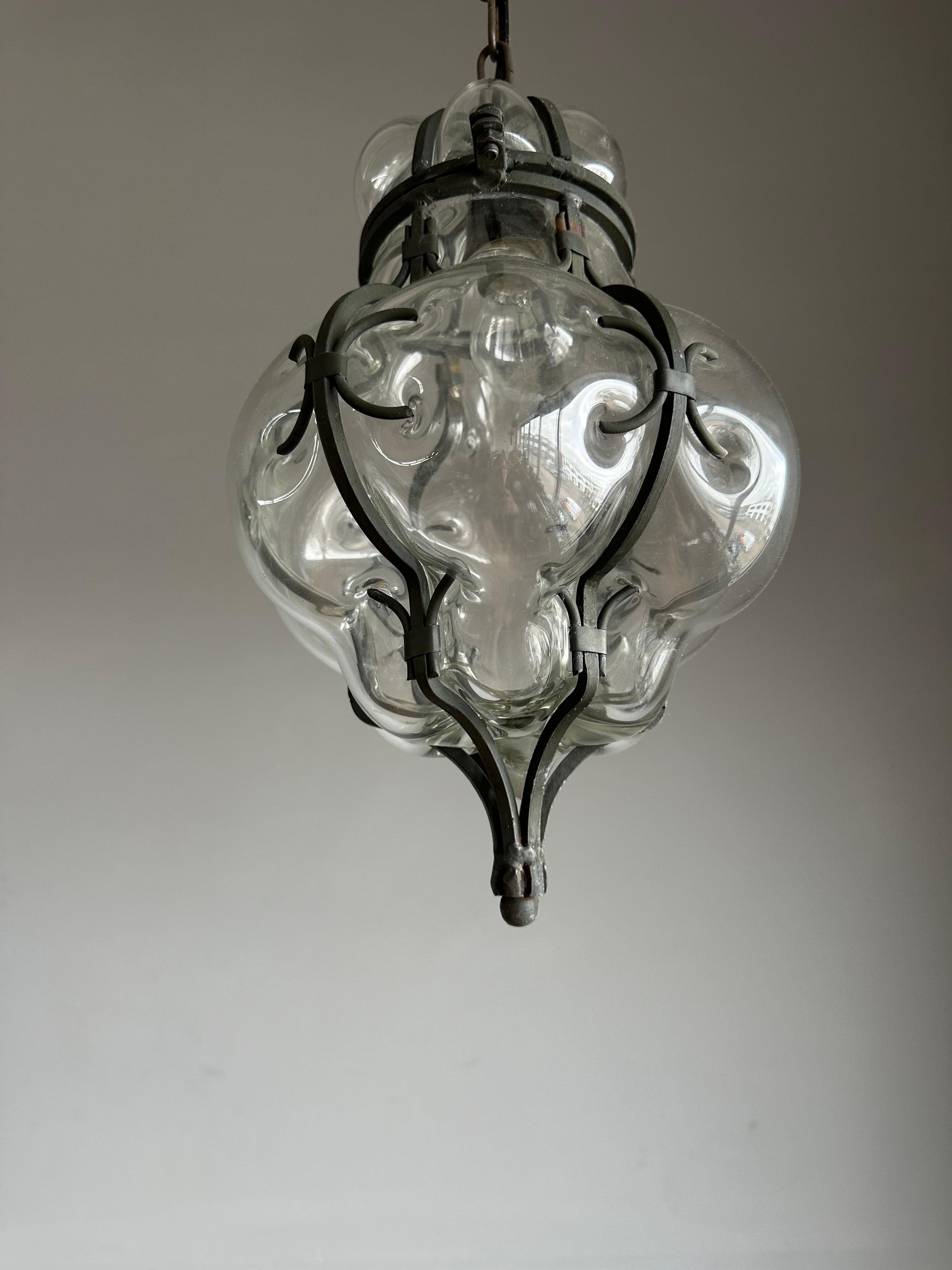 Merveilleuse suspension d'entrée ou de couloir vénitien en verre transparent soufflé à la bouche en vente 12