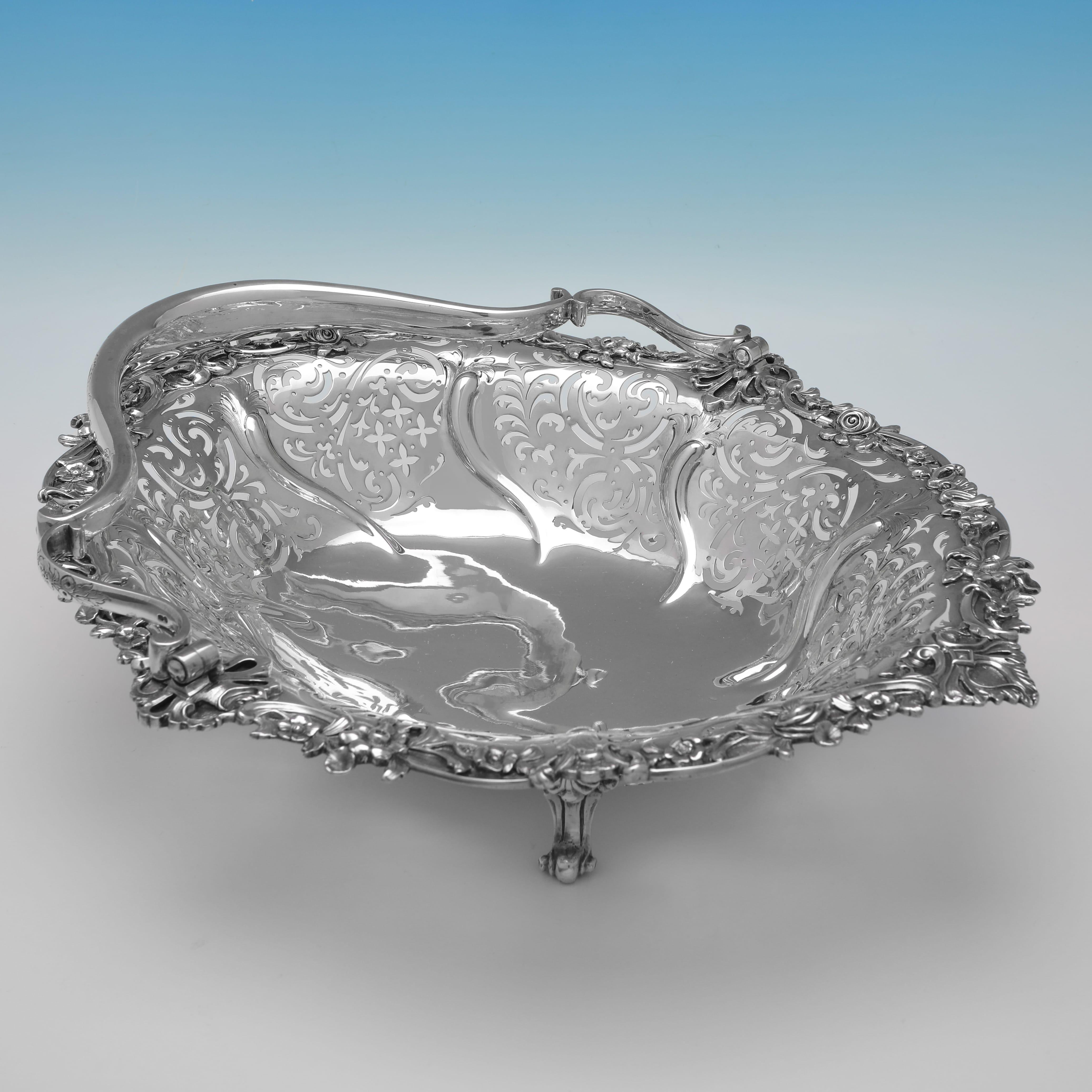 Victorien Merveilleux panier victorien en argent sterling fabriqué par Robert Hennell en 1850 en vente
