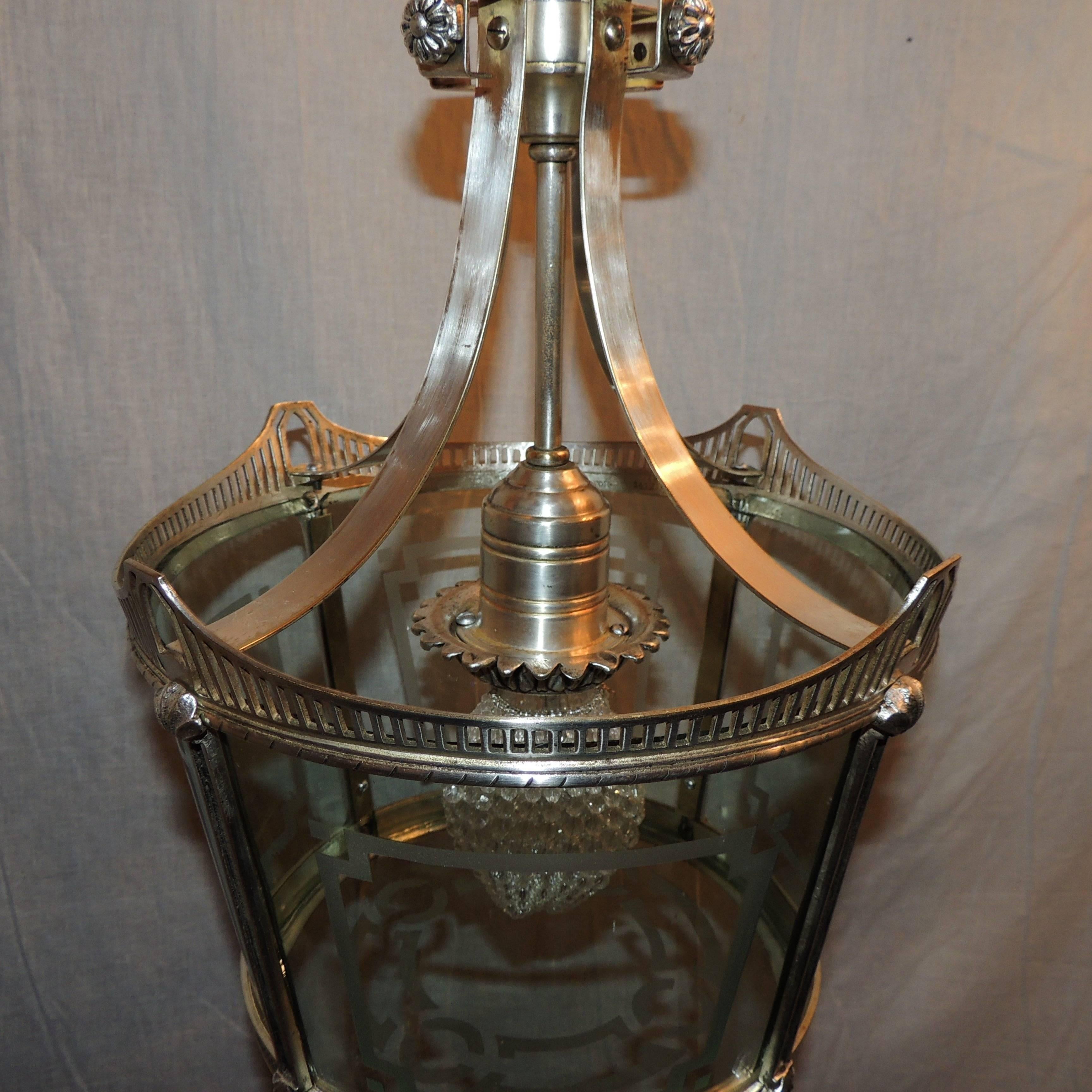Wonderful Vintage Caldwell Art Deco Silver Bronze Lantern Etched Glass Fixture For Sale 1