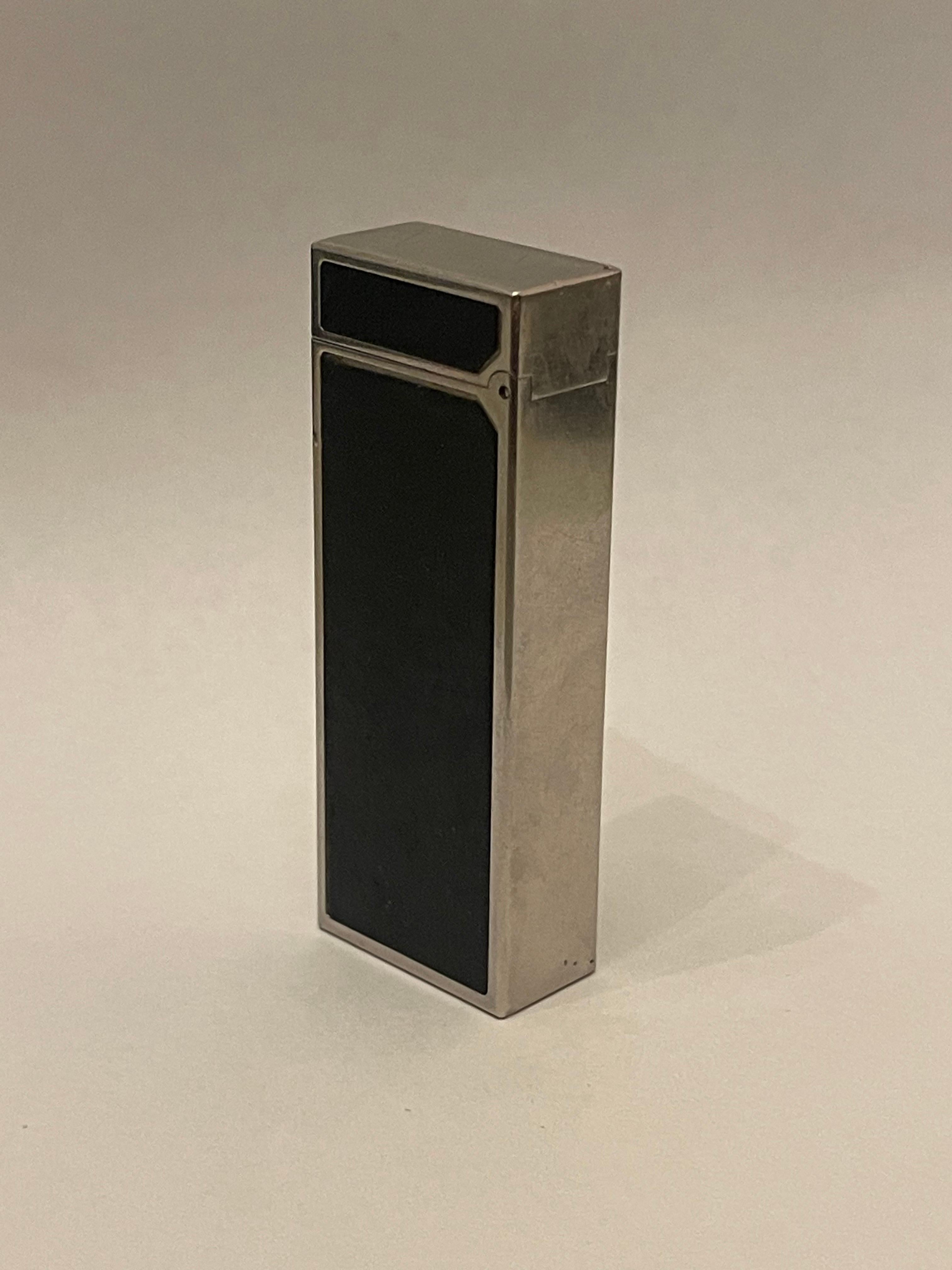 Wonderful Vintage DUNHILL Rollagas Lighter In Good Condition In Roslyn, NY