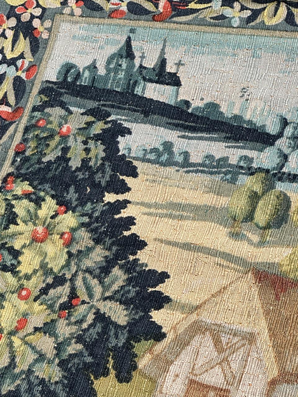 Wunderschöner französischer handbedruckter Vintage-Wandteppich im Aubusson-Stil, Land concert im Angebot 11