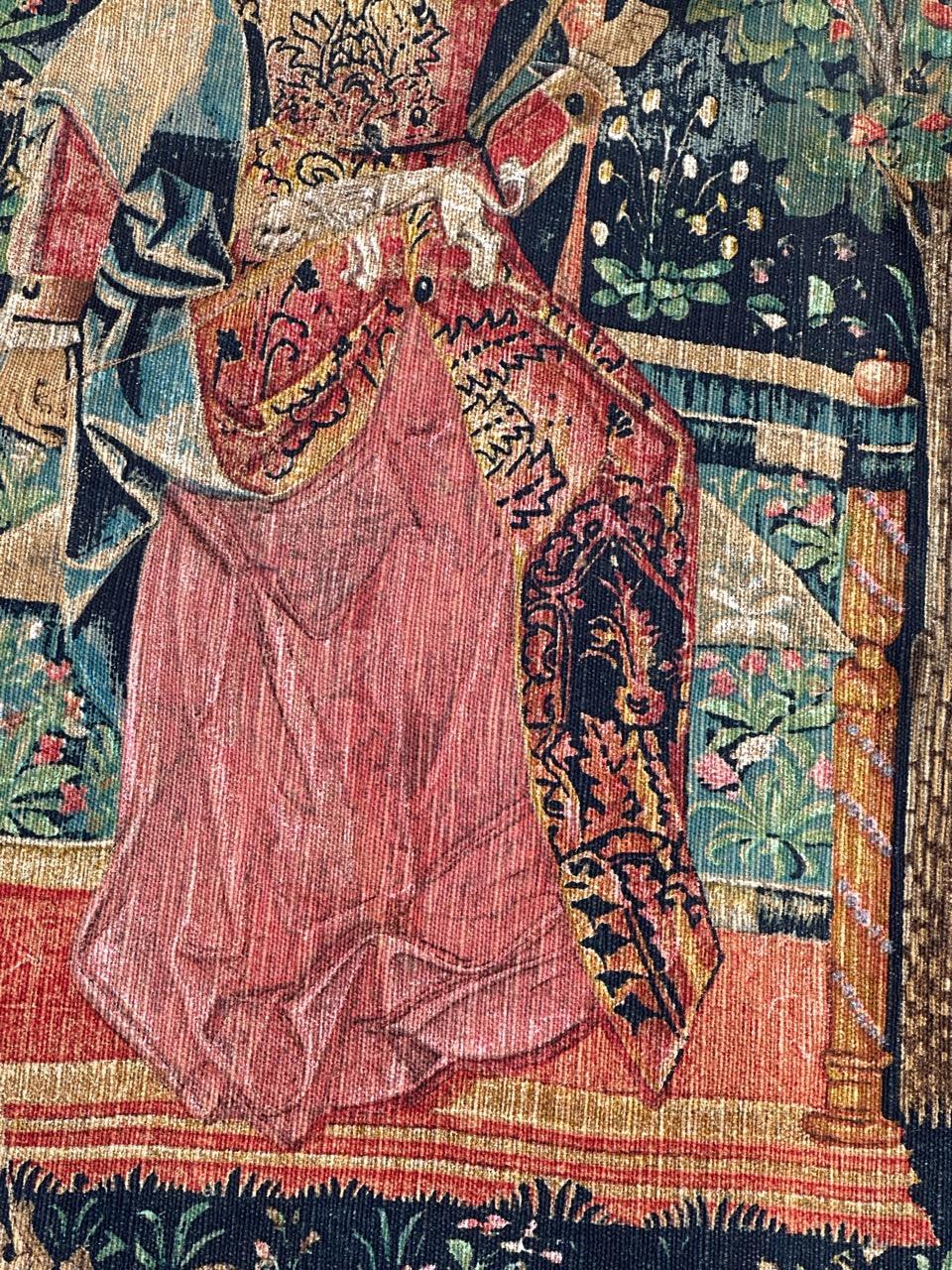 Wunderschöner französischer handbedruckter Vintage-Wandteppich im Aubusson-Stil mit Lesezeichen (Handbemalt) im Angebot