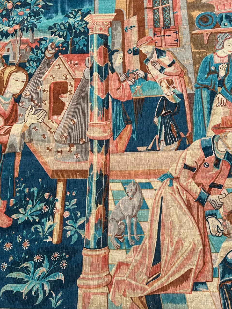 Découvrez l'élégance de cette tapisserie française du milieu du siècle, sérigraphiée à la main, qui présente le dessin exquis de 
Le miracle de l'abeille

Le miracle de l'abeille, tapisserie française du XVIe siècle du chœur des séries de l'abbaye