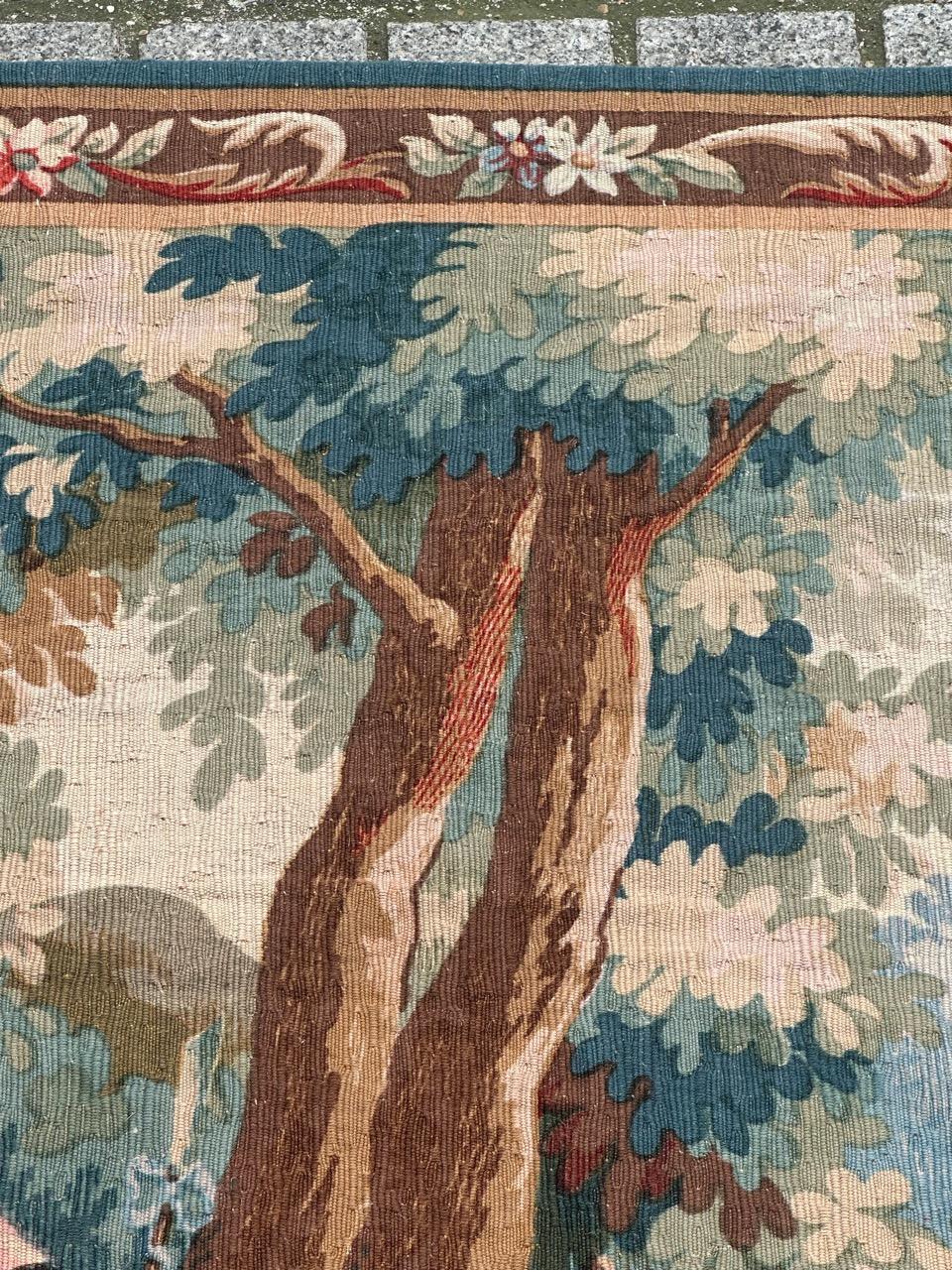 Wunderschöner französischer Siebdruck-Wandteppich im Vintage-Stil von Hand.  