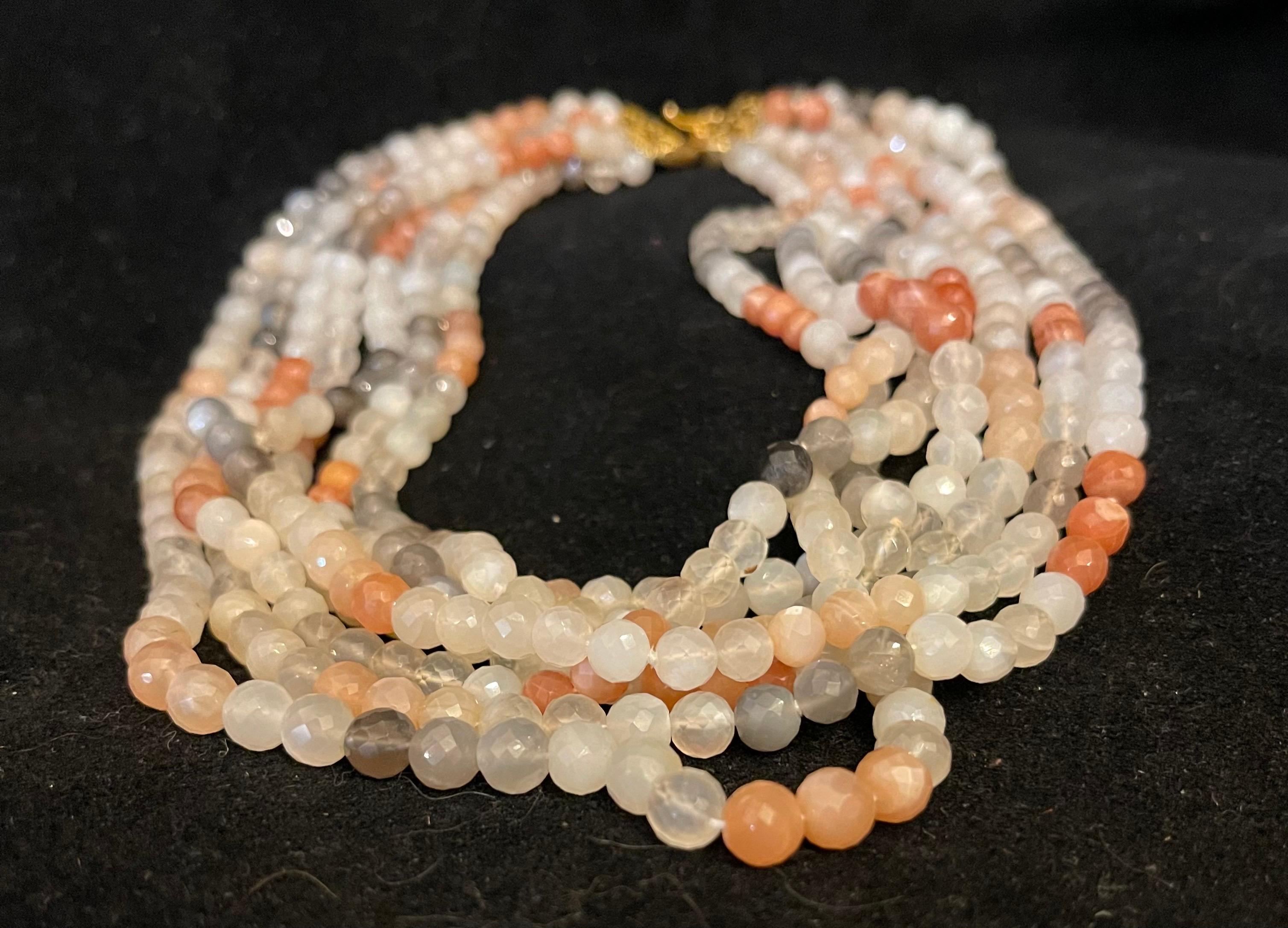 Maravilloso collar de cuentas semipreciosas de varias vueltas Vintage Jaded Jewels London en Bueno estado para la venta en Roslyn, NY