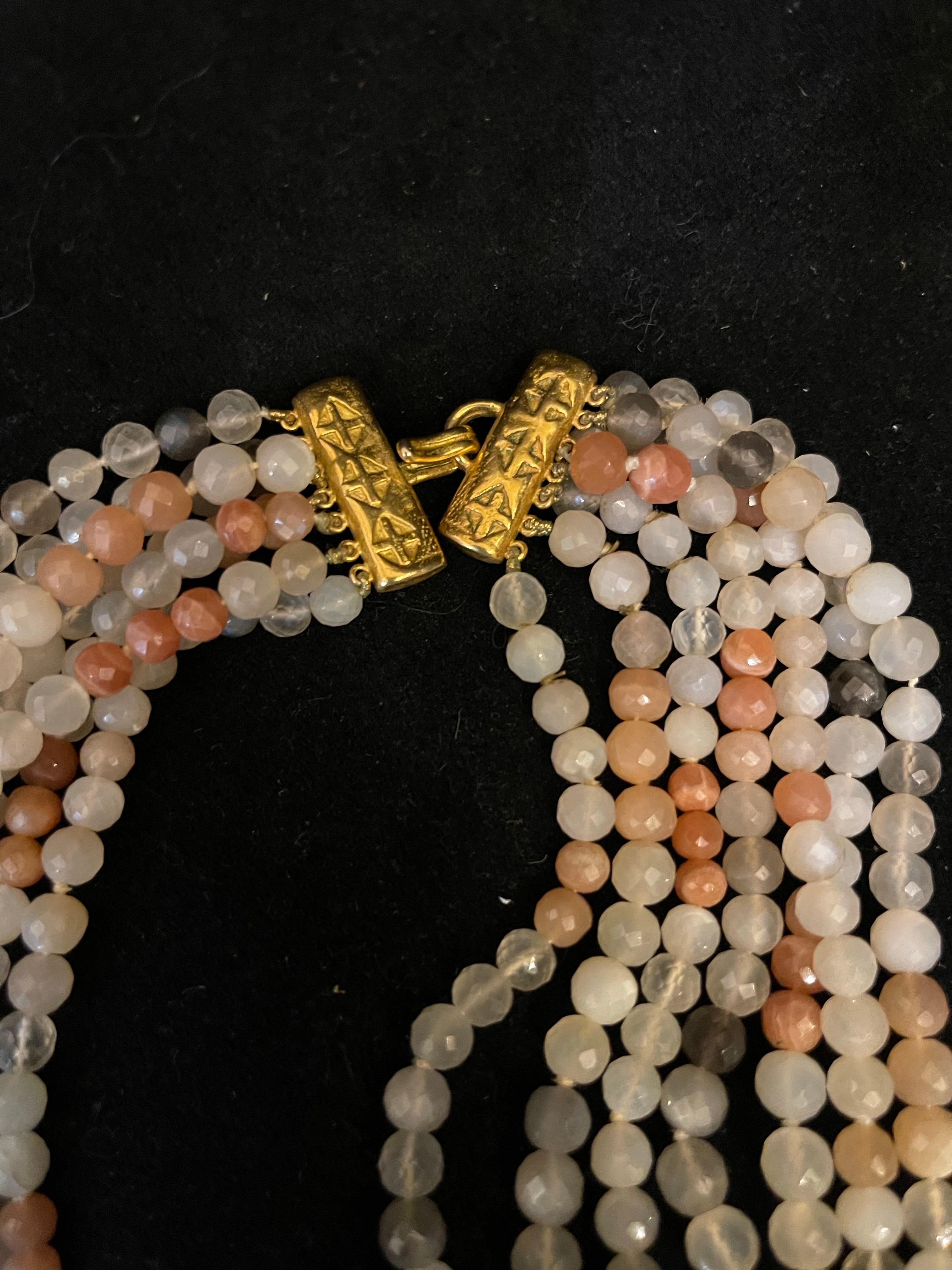 Maravilloso collar de cuentas semipreciosas de varias vueltas Vintage Jaded Jewels London siglo XX en venta