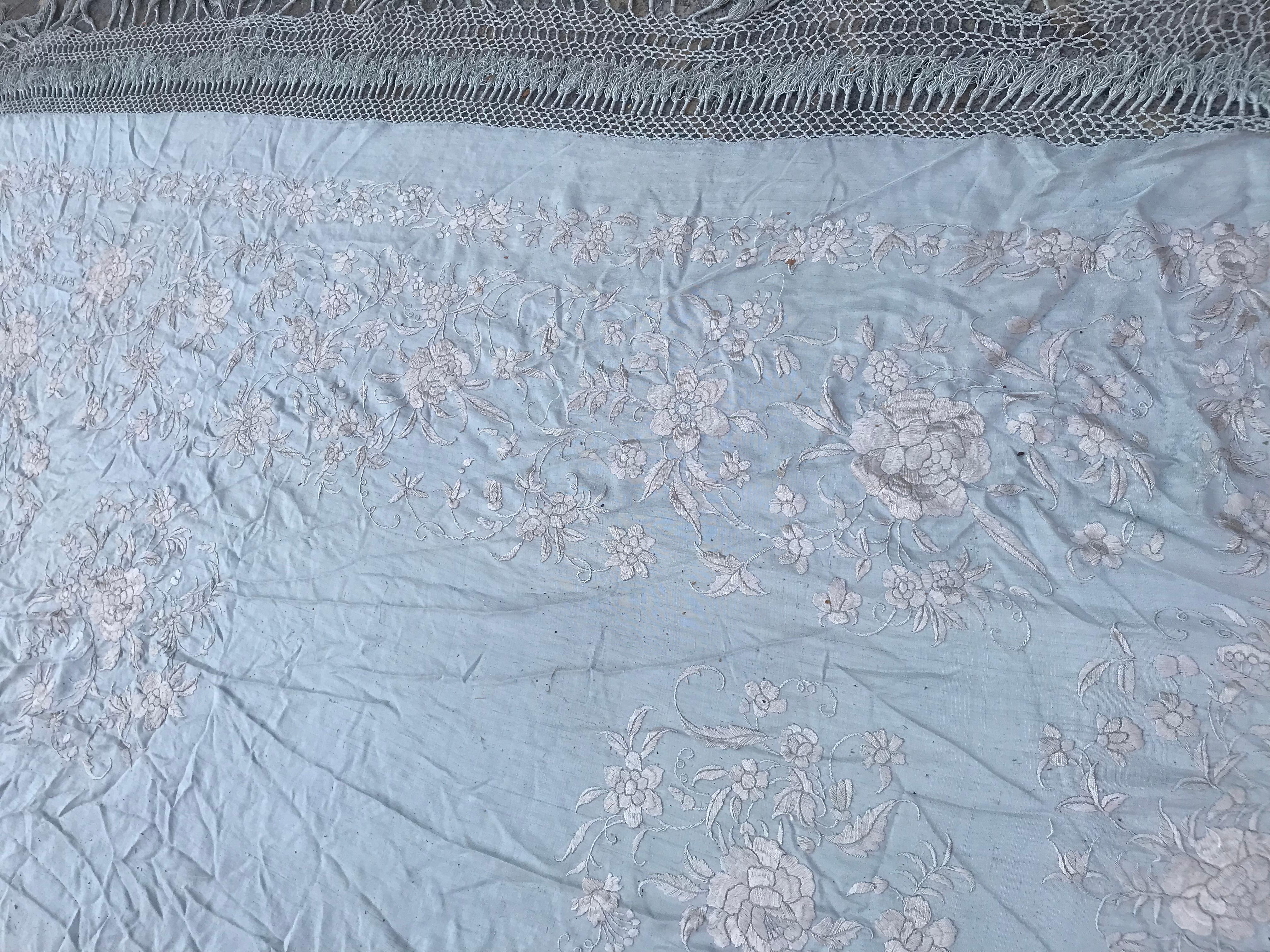 Wonderful Vintage Manila Shawl, Long Scarf Chinese Embroidery For Sale 2