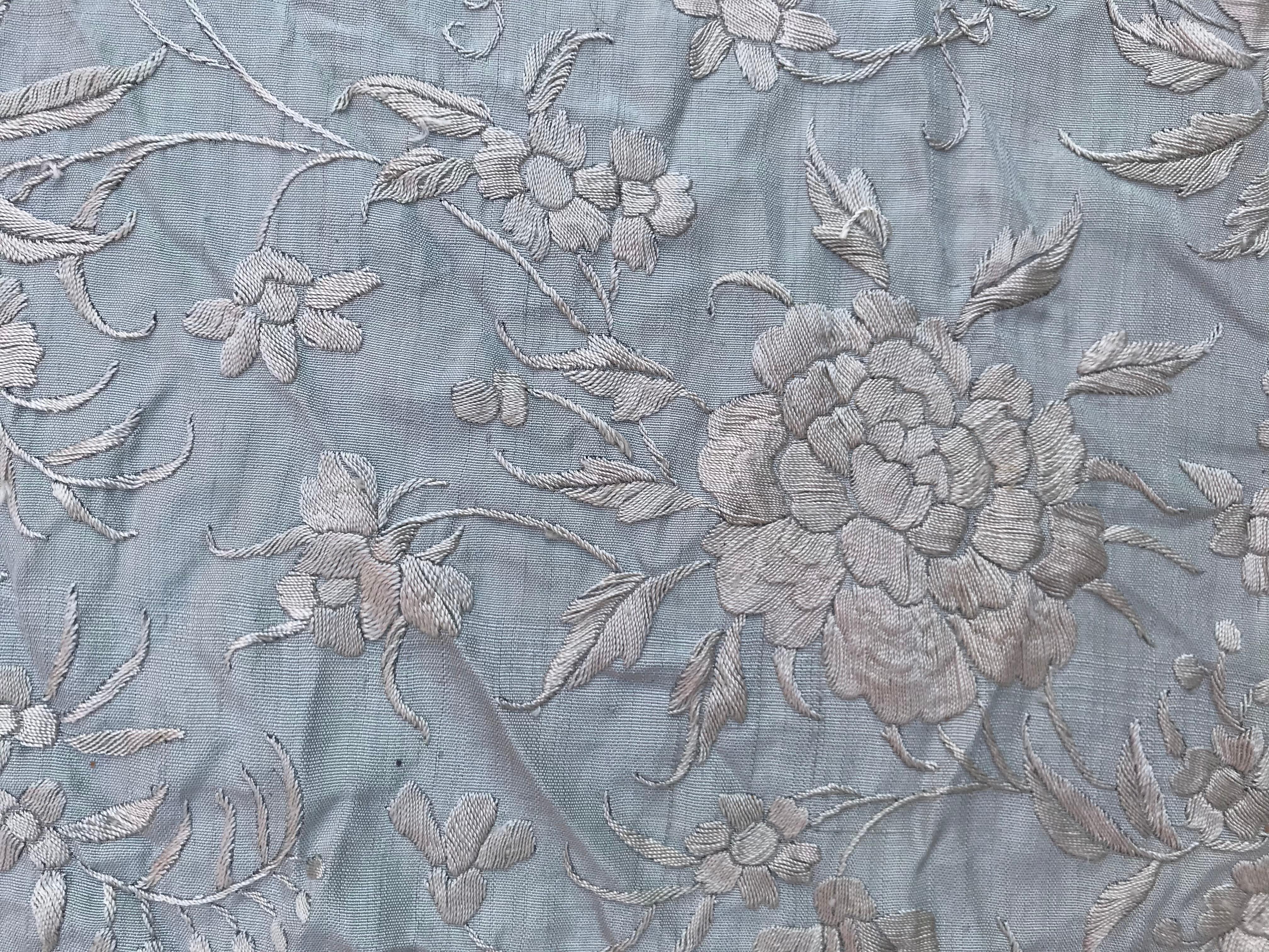 Silk Wonderful Vintage Manila Shawl, Long Scarf Chinese Embroidery For Sale