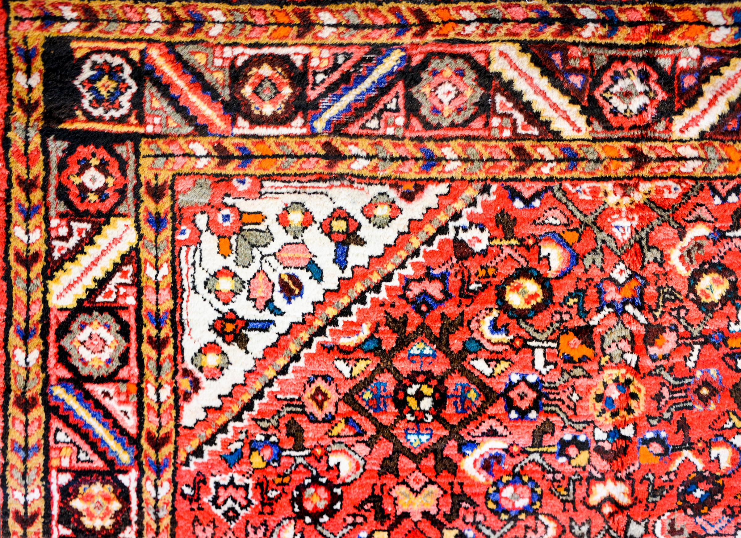 Wonderful Vintage Mid-20th Century Hamadan Rug In Good Condition For Sale In Chicago, IL