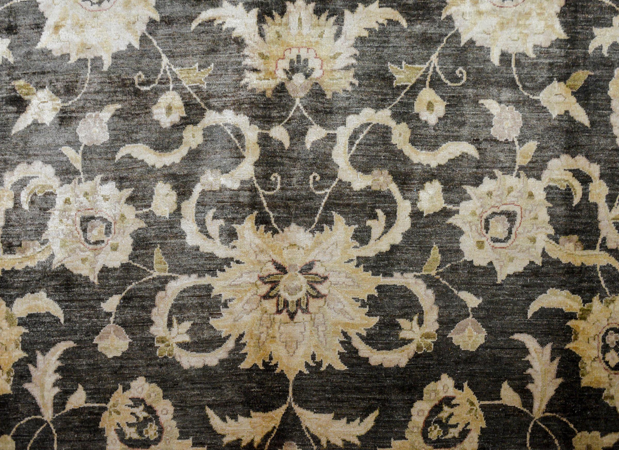 Wunderschöner Vintage-Peshawar-Teppich (Ende des 20. Jahrhunderts) im Angebot