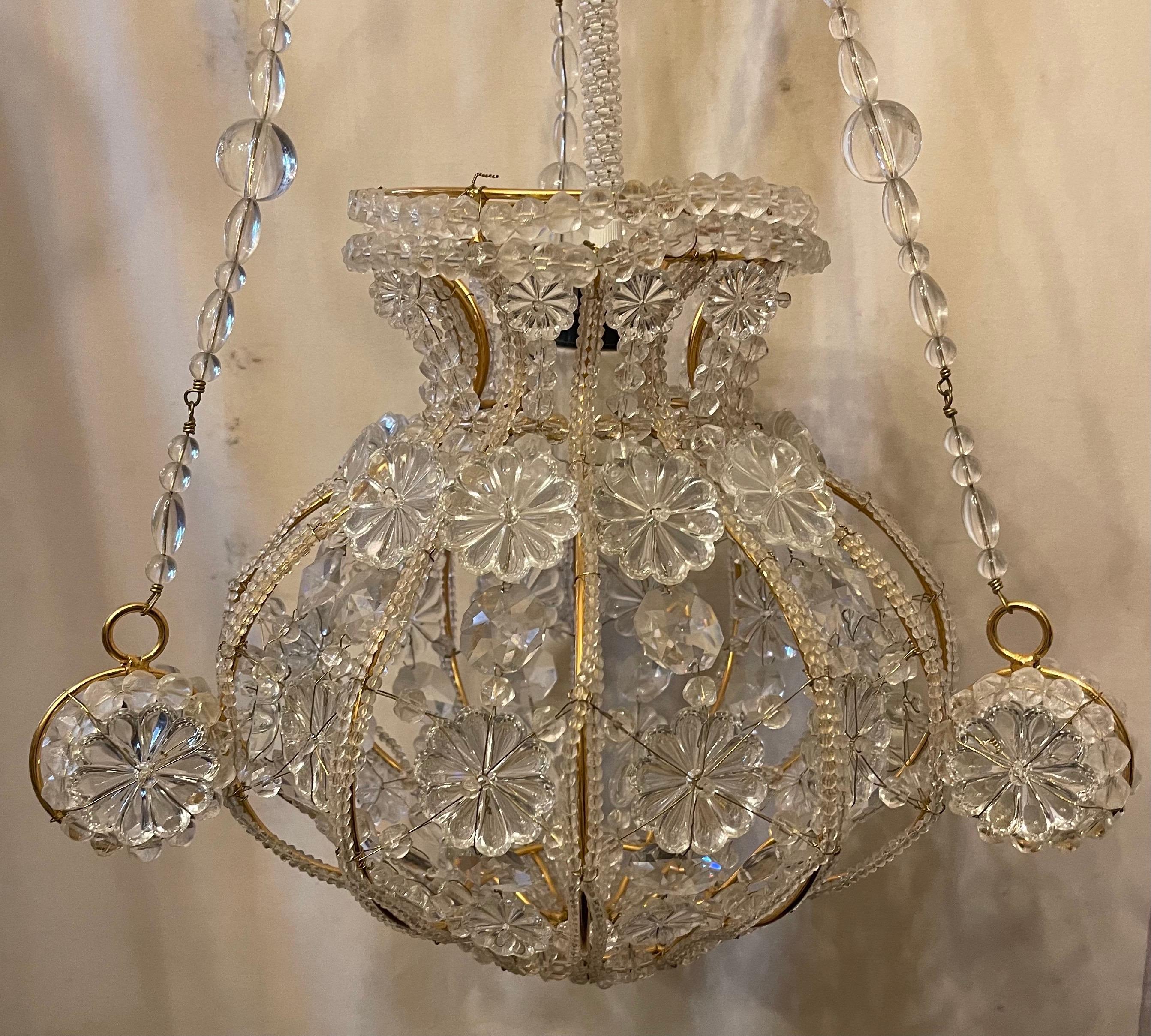 Merveilleux luminaire vintage Sherle Wagner, panier suspendu en cristal perlé, or Bon état - En vente à Roslyn, NY