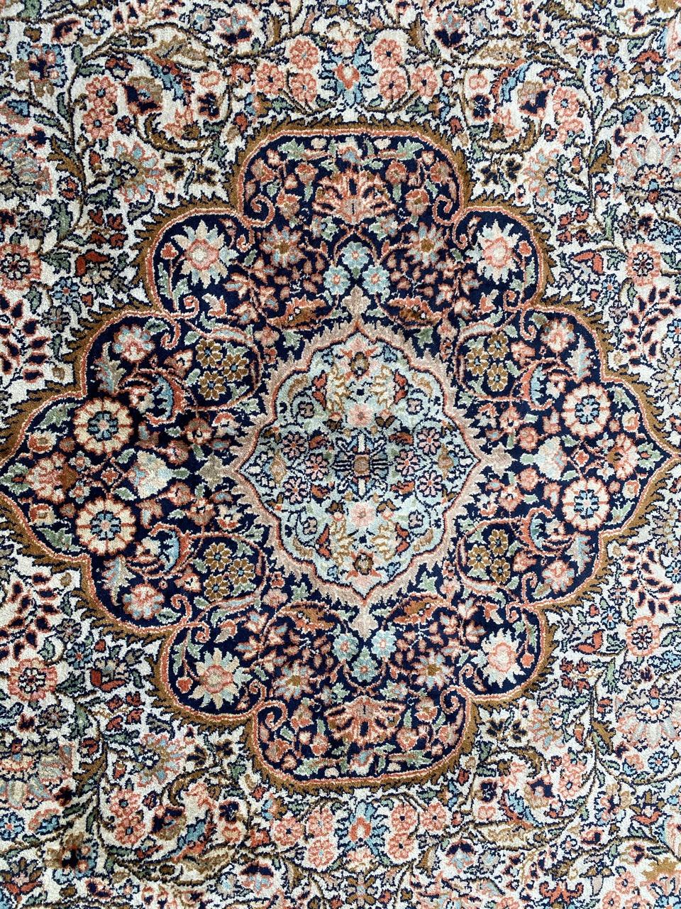 Wonderful Vintage Silk Kashmir Rug In Good Condition In Saint Ouen, FR