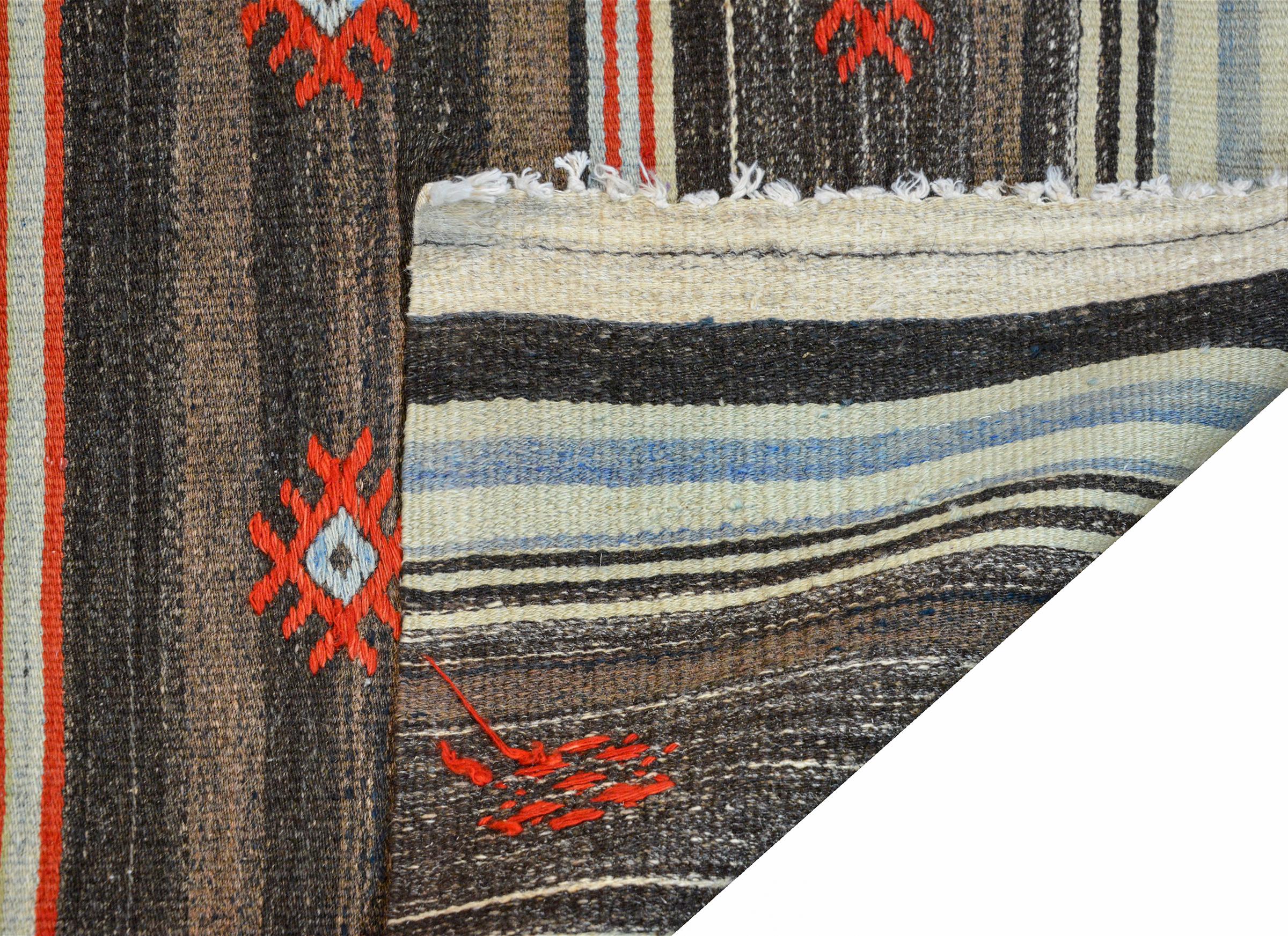 Wunderschöner türkischer Konya-Kilimanjaros-Läufer im Vintage-Stil (Wolle) im Angebot