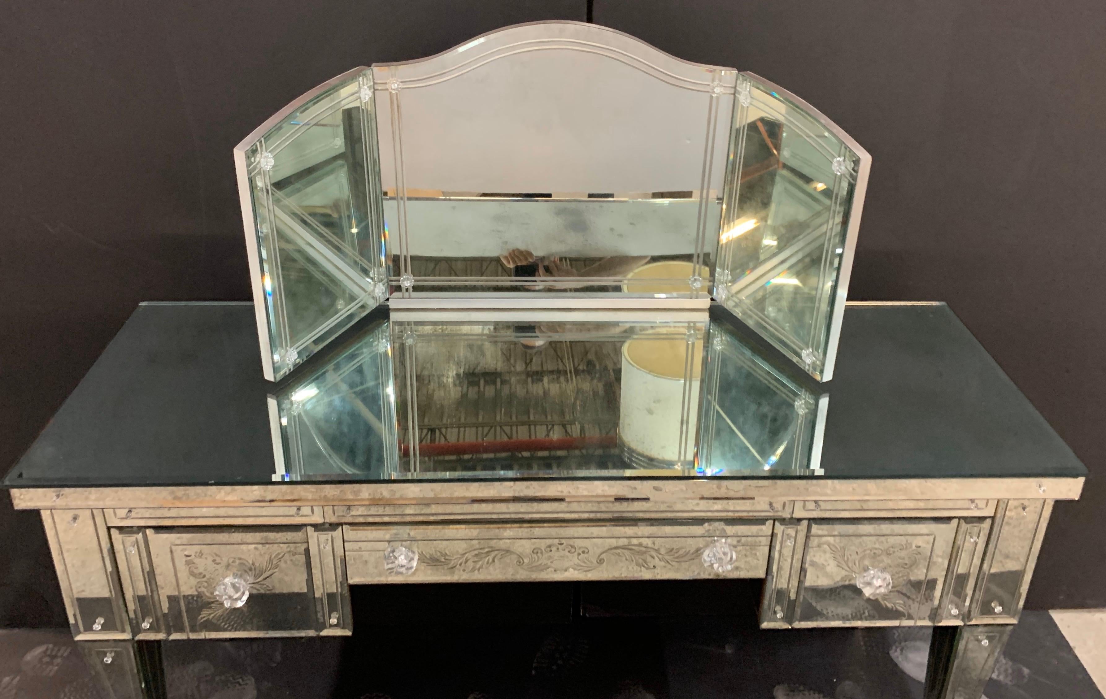 Wonderful Vintage Venetian Antique Etched Mirrored Trifold Mirror Vanity Desk In Good Condition In Roslyn, NY