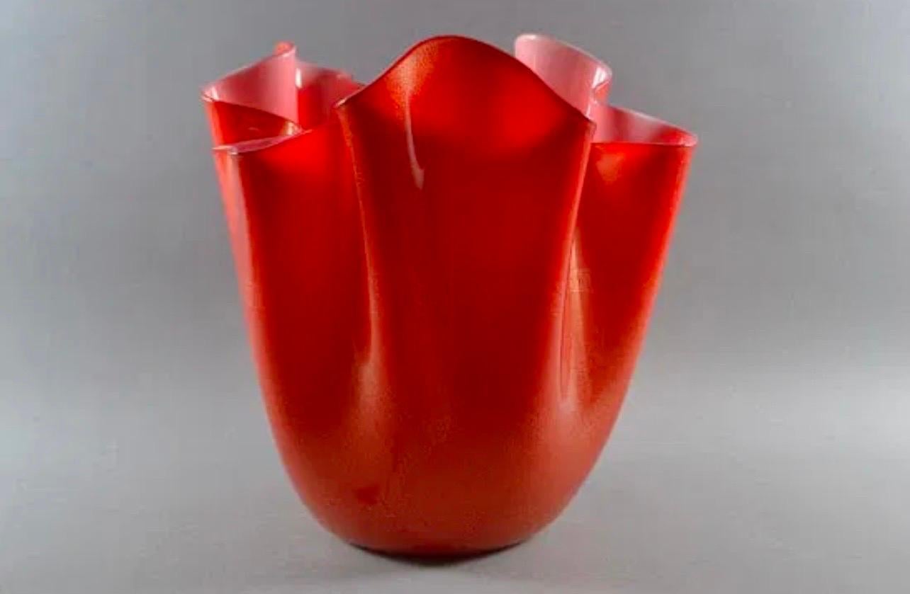 Italiano Meraviglioso vaso in vetro artistico Venini Fazzoletto Bicolore d'annata in vendita