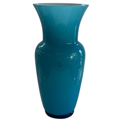 Maravilloso Jarrón Alto Vintage Venini Opalino de Vidrio Artístico Azul Firmado y Fechado