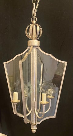 Maravillosa lámpara de araña de cristal grabado Visual Comfort Nolan Silver Starburst Lantern