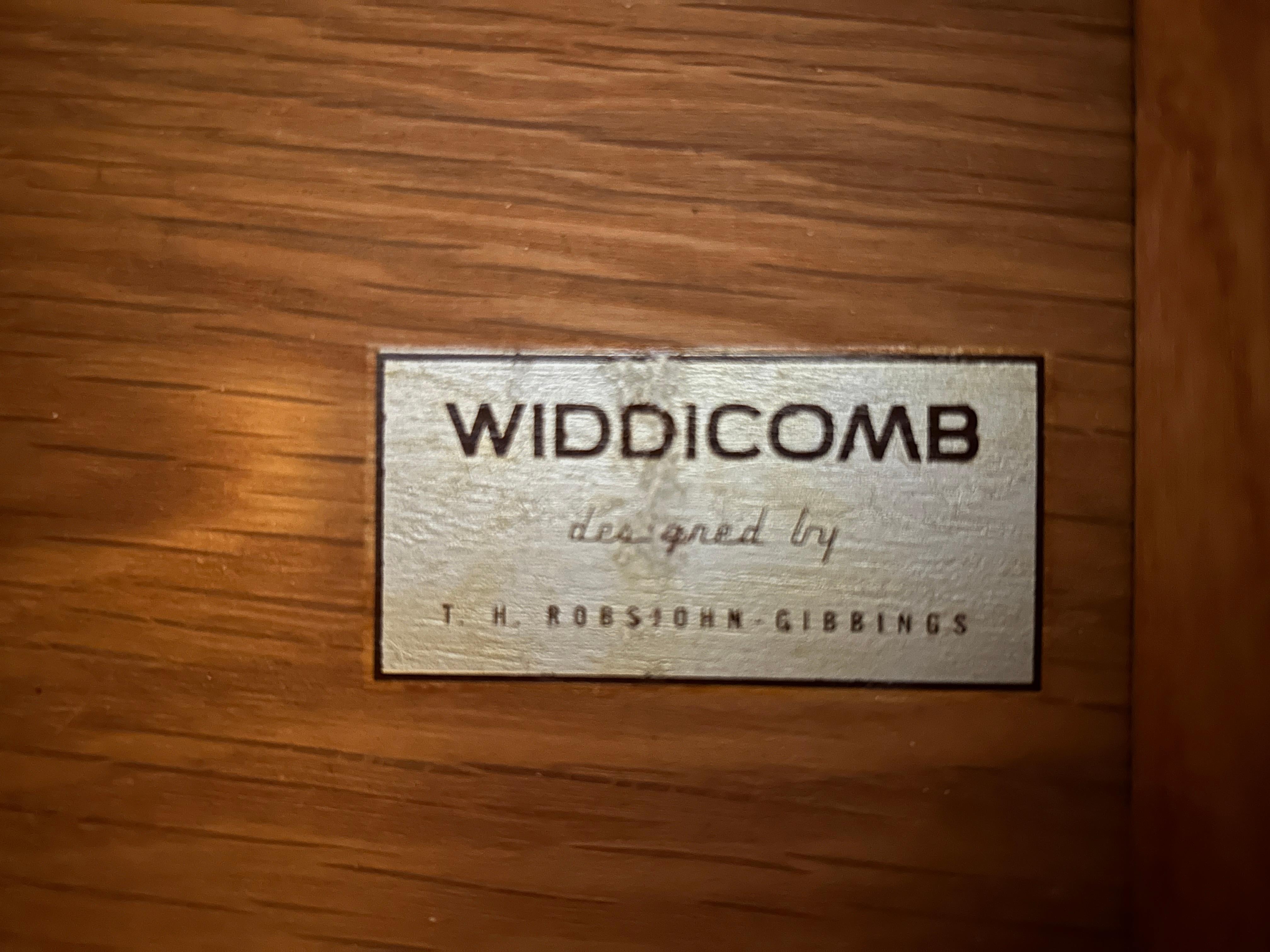 Magnifique commode à 6 tiroirs en noyer de T.H. Robsjohn-Gibbings pour Widdicomb en vente 2