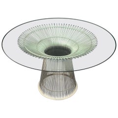 Merveilleuse table de salle à manger ronde à plateau en verre nickelé Warren Platner for Knoll Wire Form