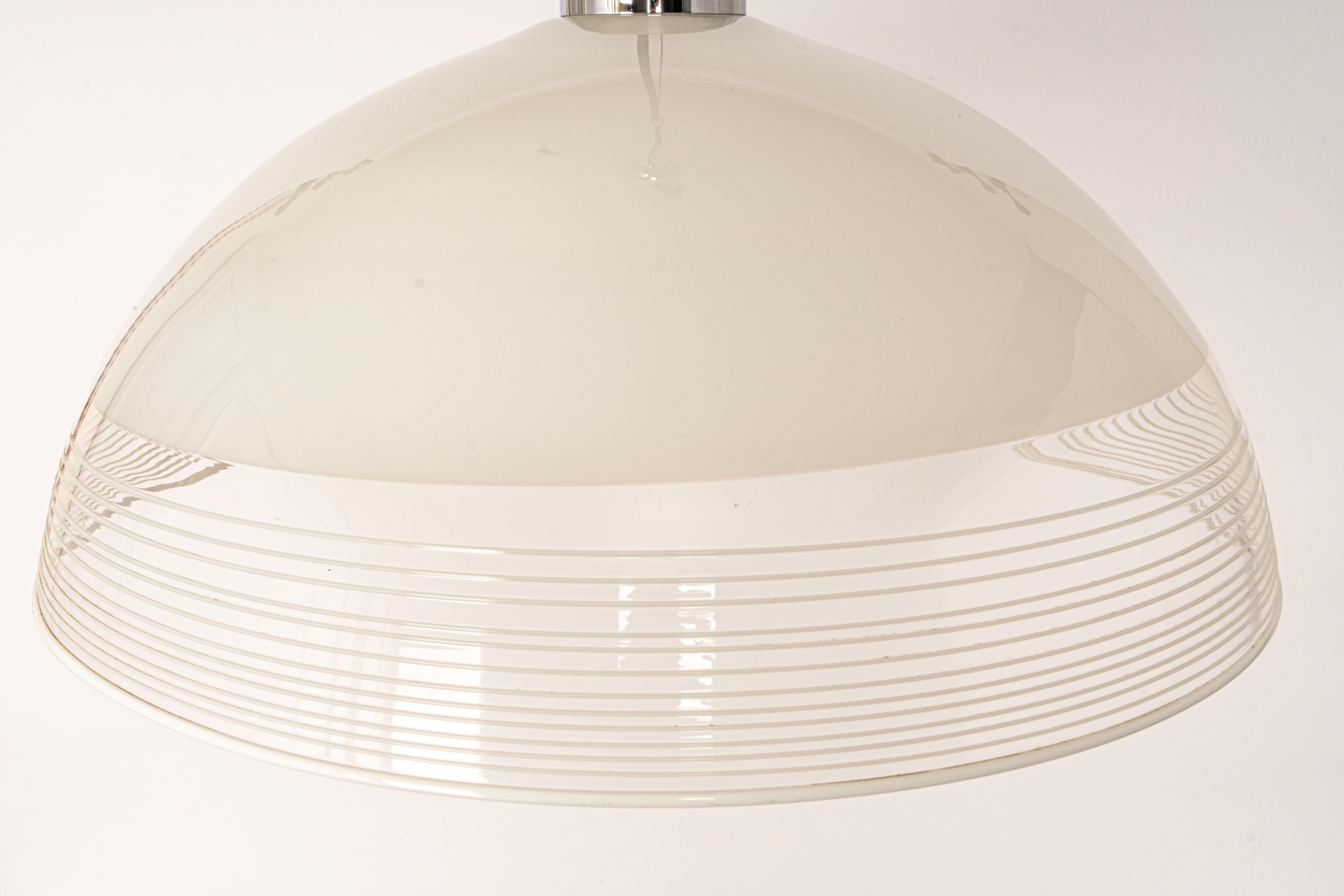 Mid-Century Modern Merveilleuse lampe à suspension en verre blanc, Vetri Murano, Italie, 1970 en vente