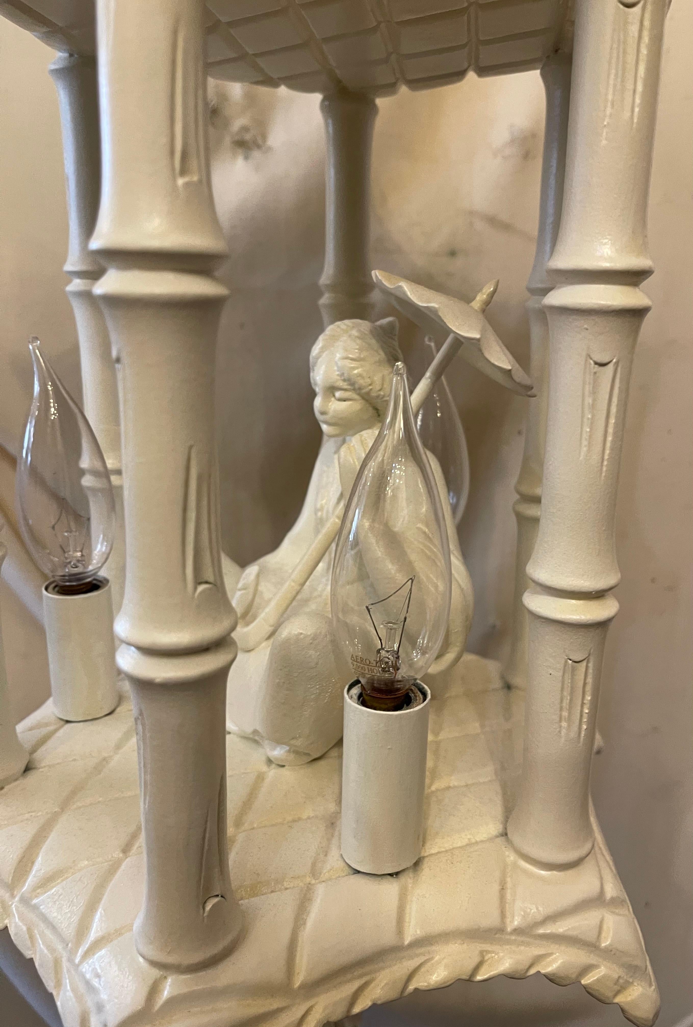 Wunderschöne Pagode aus weißem Holz Bambus Chinoiserie Figur Kronleuchter 3 Licht Leuchte im Angebot 1