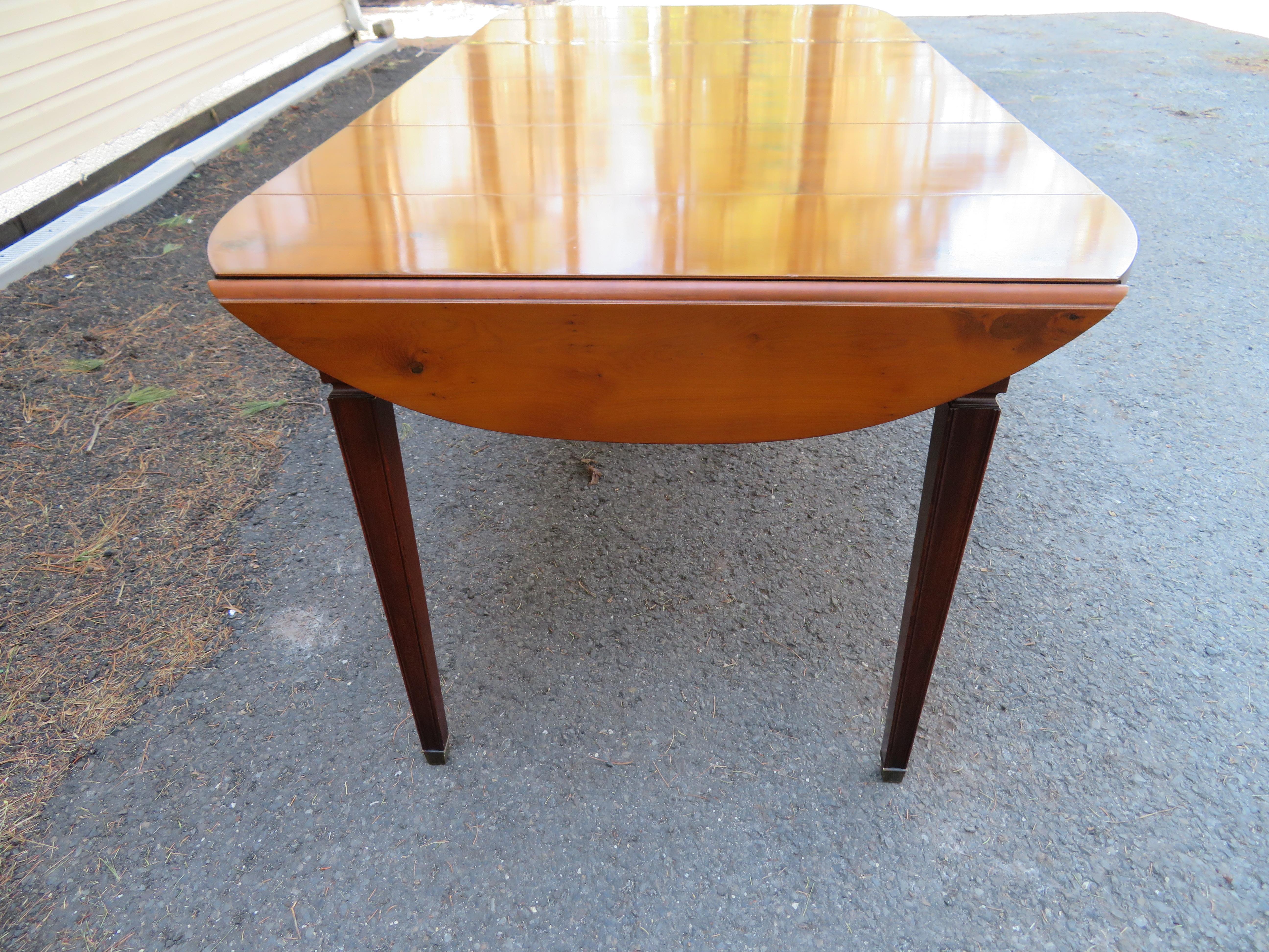 Wonderful Widdicomb Petite Drop Leaf Dining Table 4 Leaves Mid-Century Modern For Sale 4