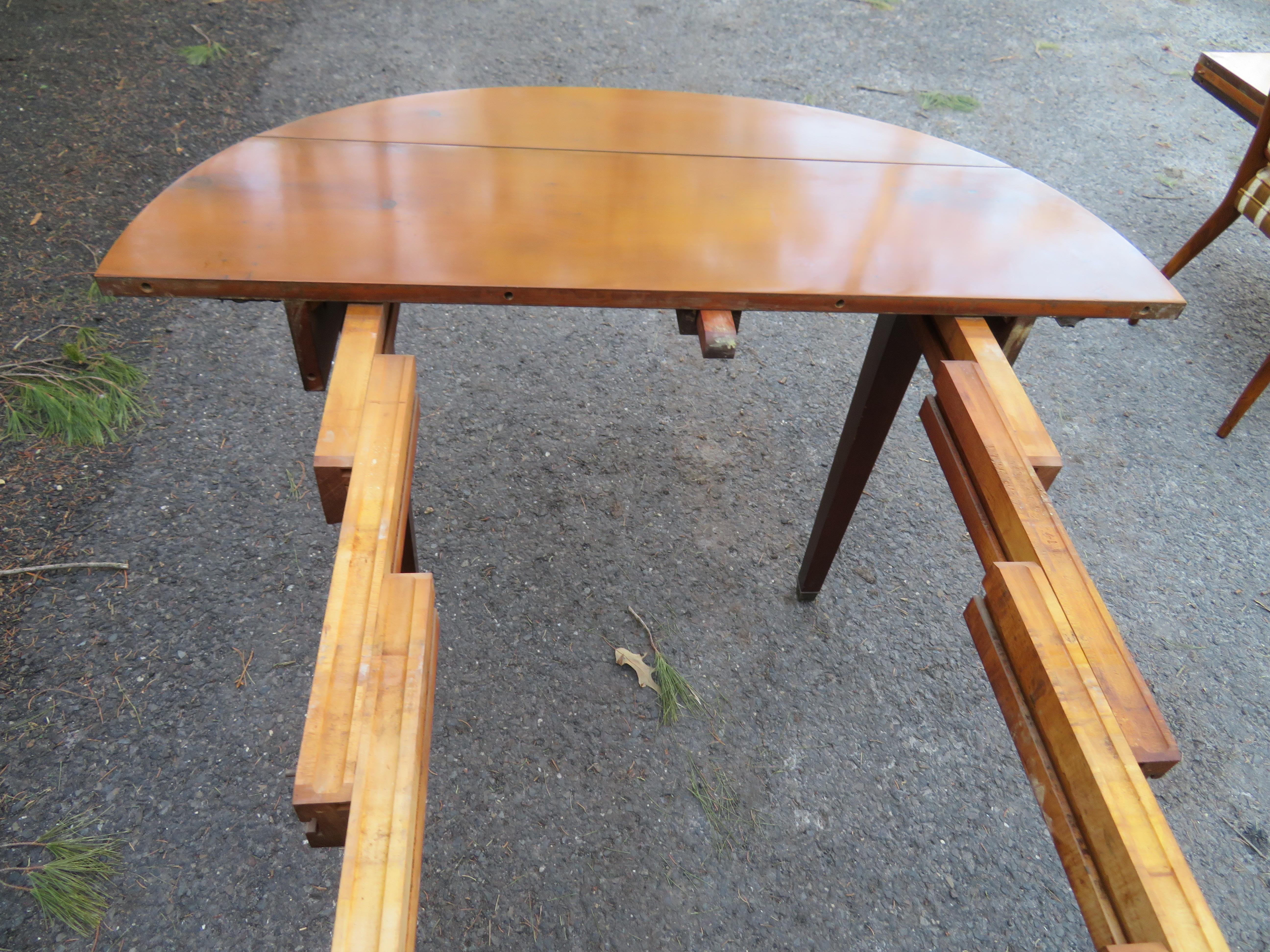 Américain Merveilleuse petite table de salle à manger Widdicomb à abattant à 4 feuilles moderne mi-siècle en vente