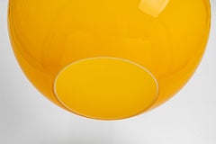 Magnifique lampe pendante en verre opale jaune:: Peill & Putzler:: Allemagne:: 1970