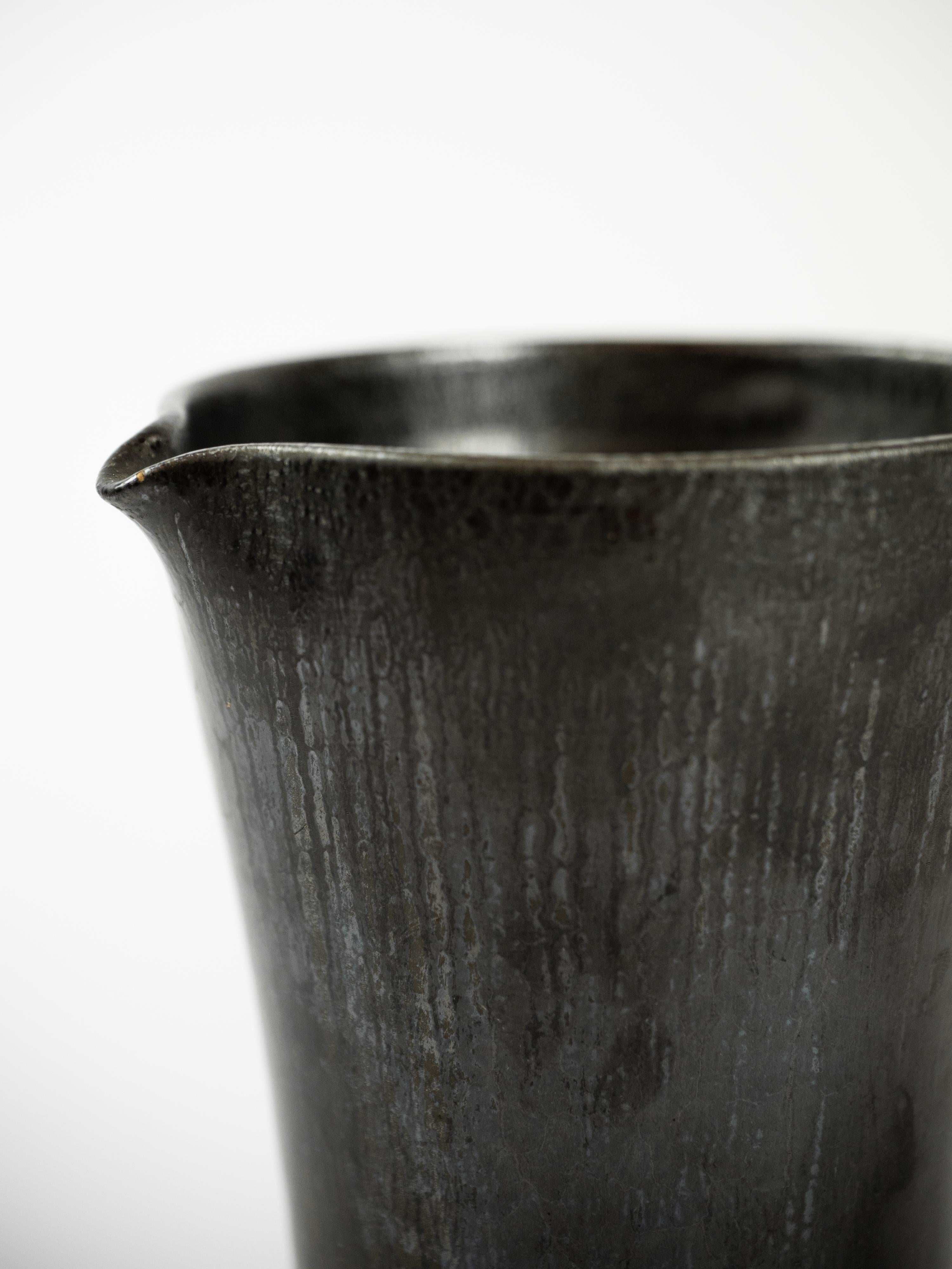 Wunderschöner schwarz glasierter Keramikkrug aus Vallauris, Frankreich um 1950 im Angebot 5