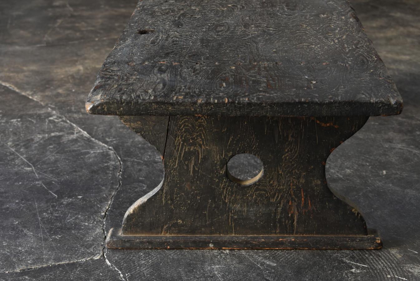 Wonderfully Cool Japanese Antique Black Wooden Low Table / Edo / 1780-1868 4
