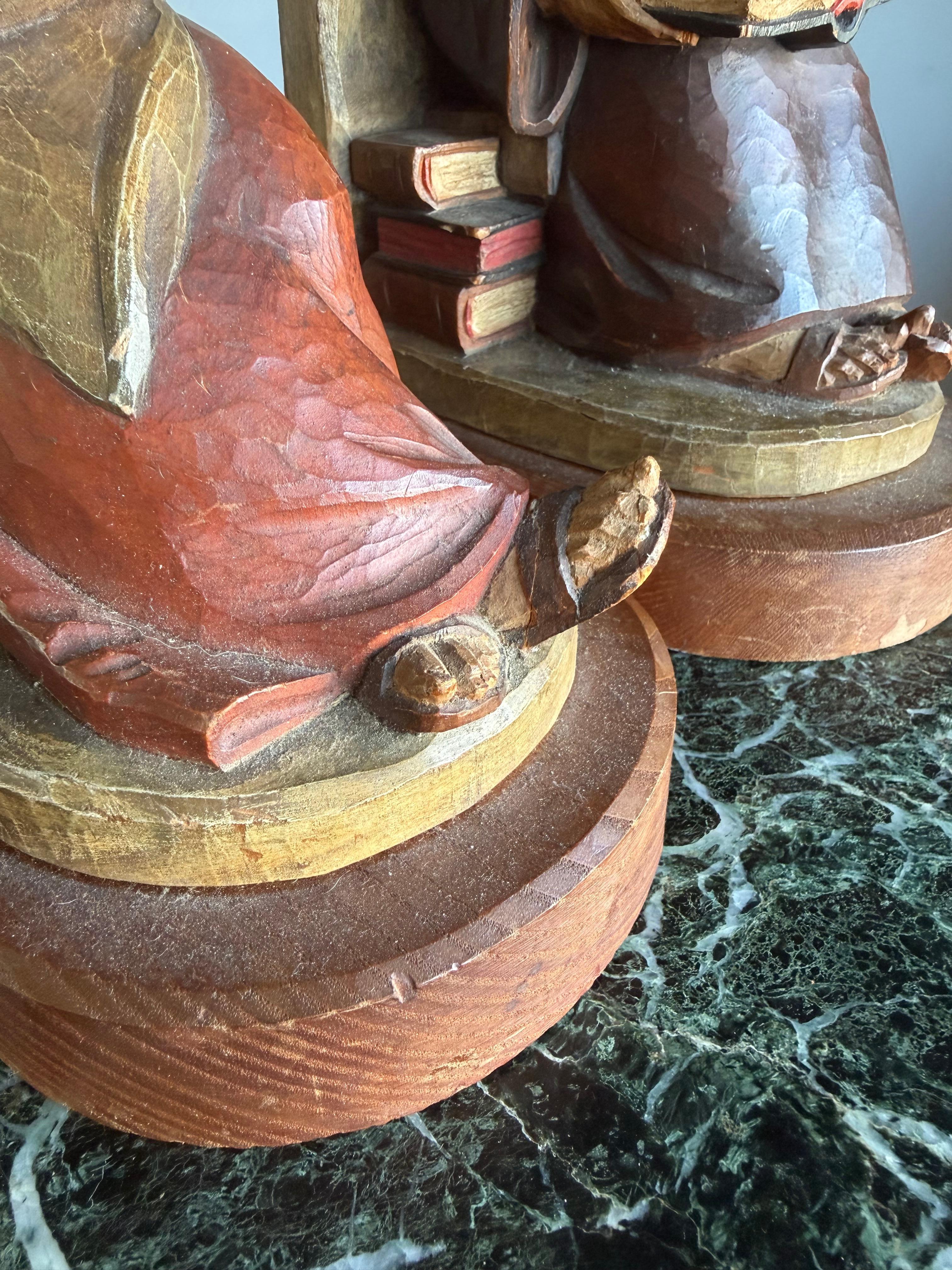 Art déco Paire de serre-livres merveilleusement expressifs, décoratifs, pratiques et pleins de caractère en vente