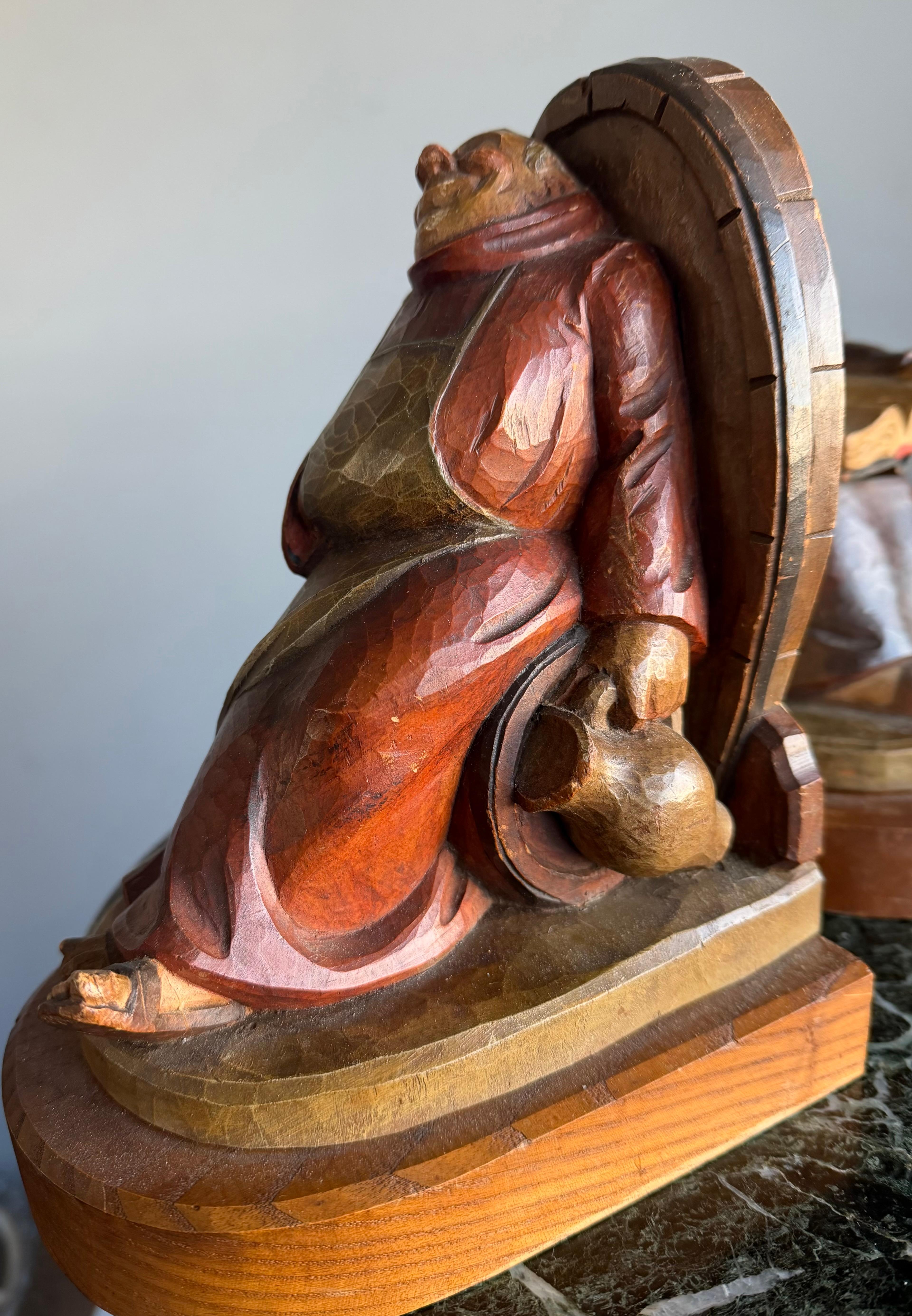 Sculpté à la main Paire de serre-livres merveilleusement expressifs, décoratifs, pratiques et pleins de caractère en vente