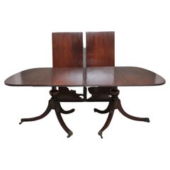 Wonderfully figured early 20th Century mahogany dining table