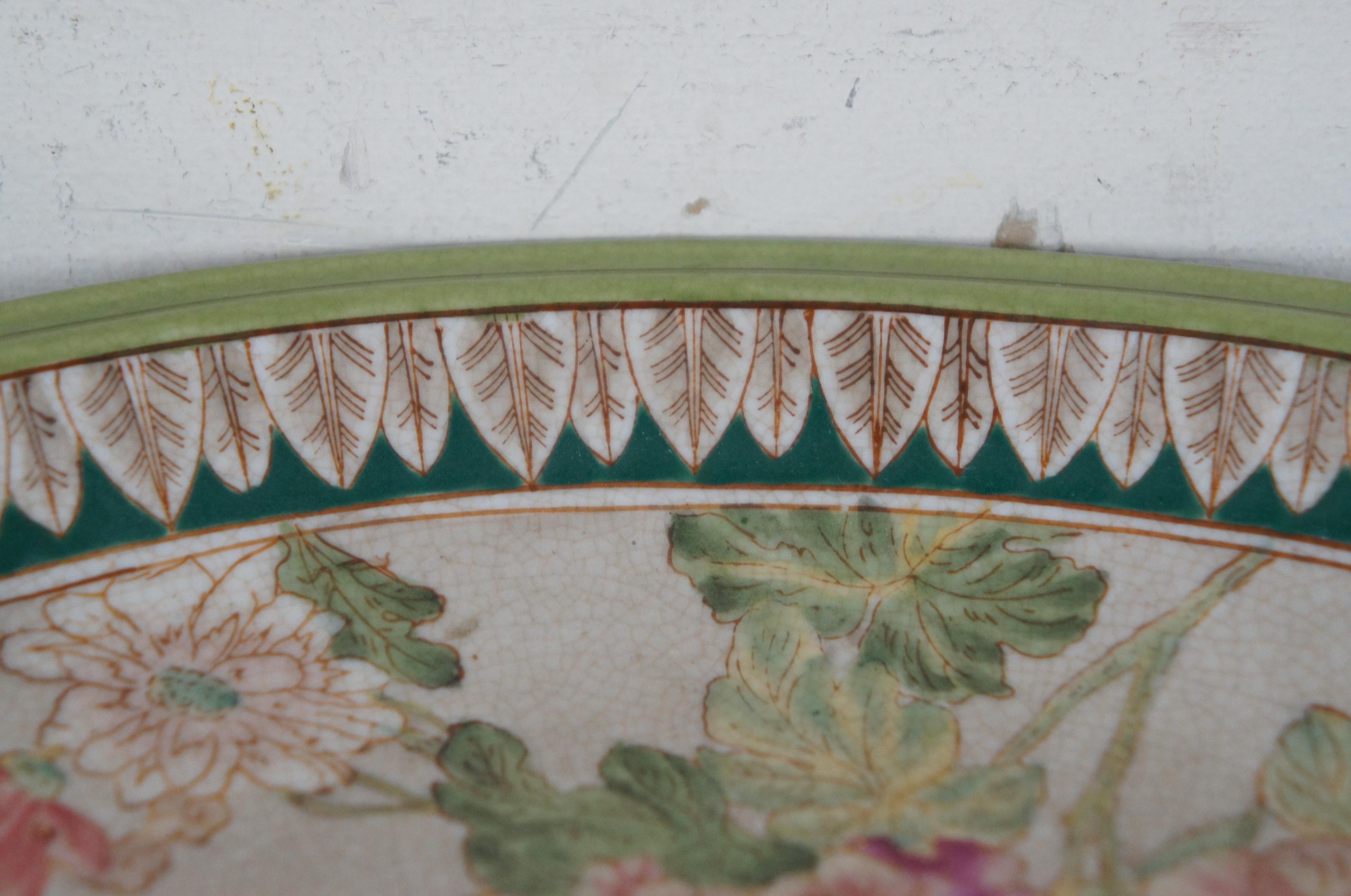Laiton Plateau ovale néoclassique sur pied à fleurs en porcelaine et bronze Wong Lee