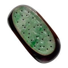Bracelet manchette en bois et or jaune 18 carats avec jade ovale sculpté à la main